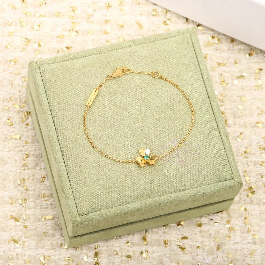 Van Cleef & Arpels Bracelet – JWWM1020