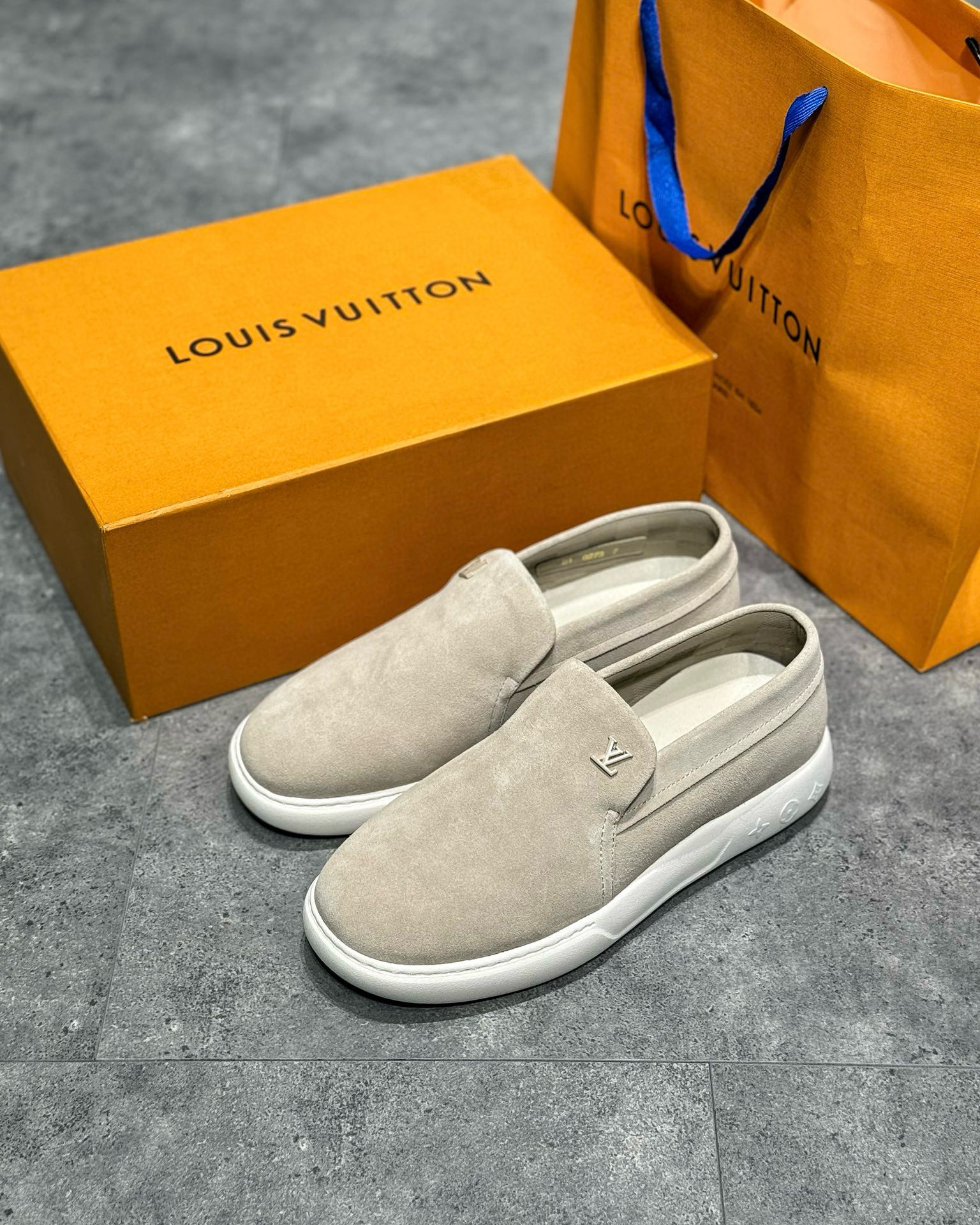 Louis Vuitton Sneaker – LSVT1318