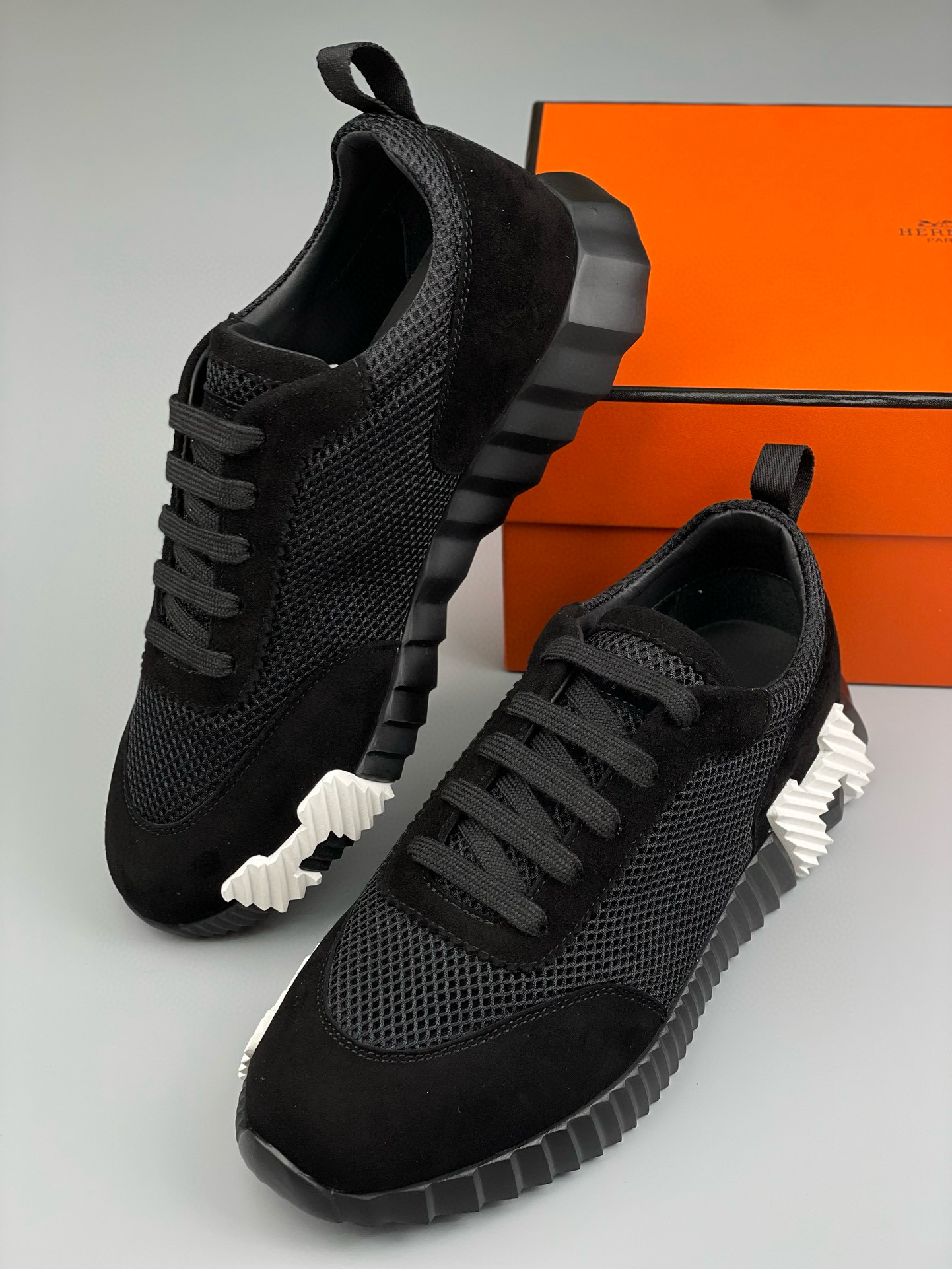Hermes Sneaker – HRMS1019