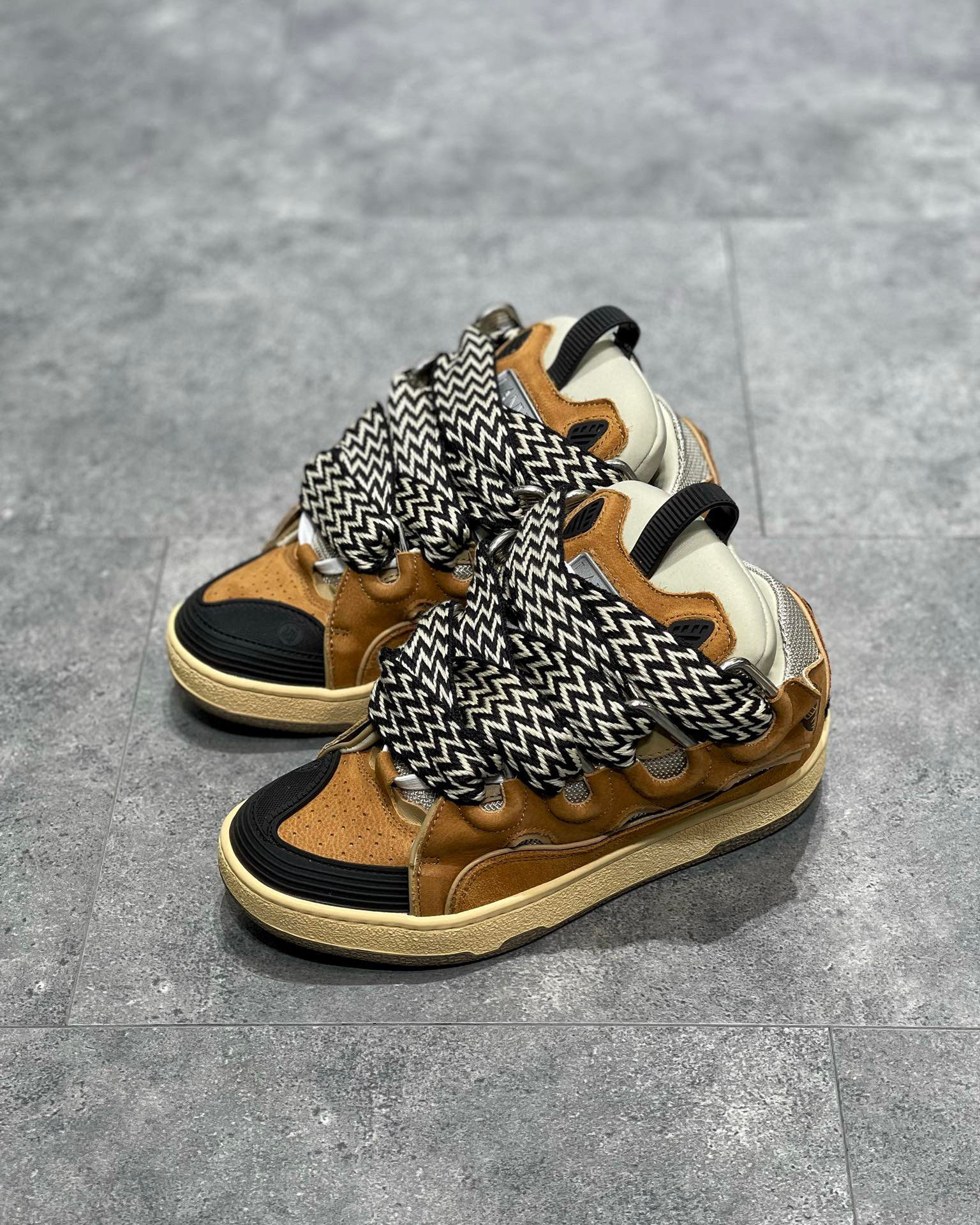 Lanvin Sneaker – LANV1012