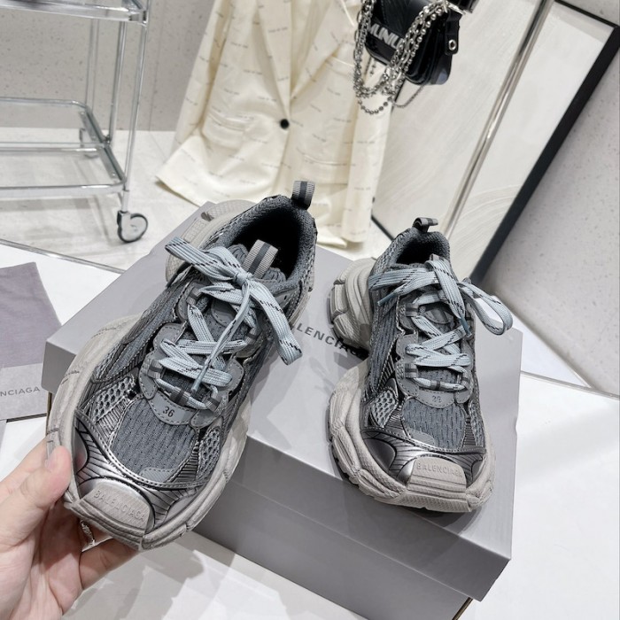 3XL Sneaker – BLNC1136