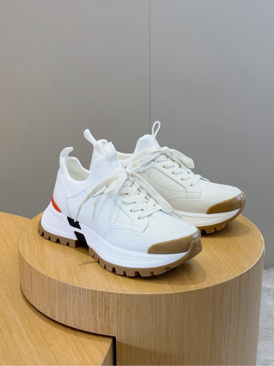 Hermes Sneaker – HRMS1057