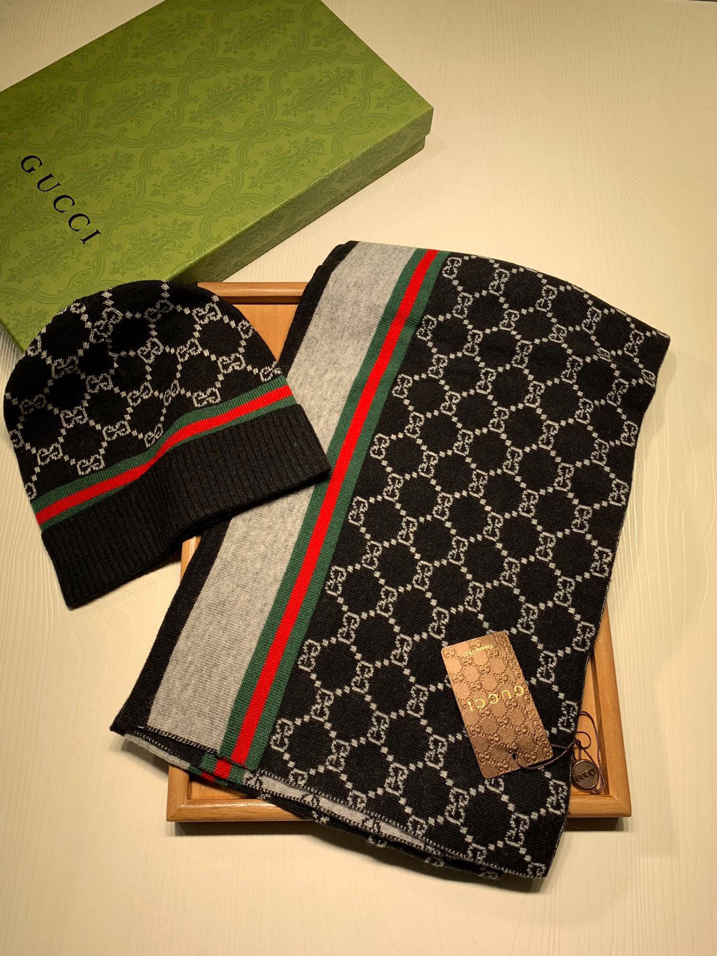 Gucci Scarf & Hat Set – SCHA1021