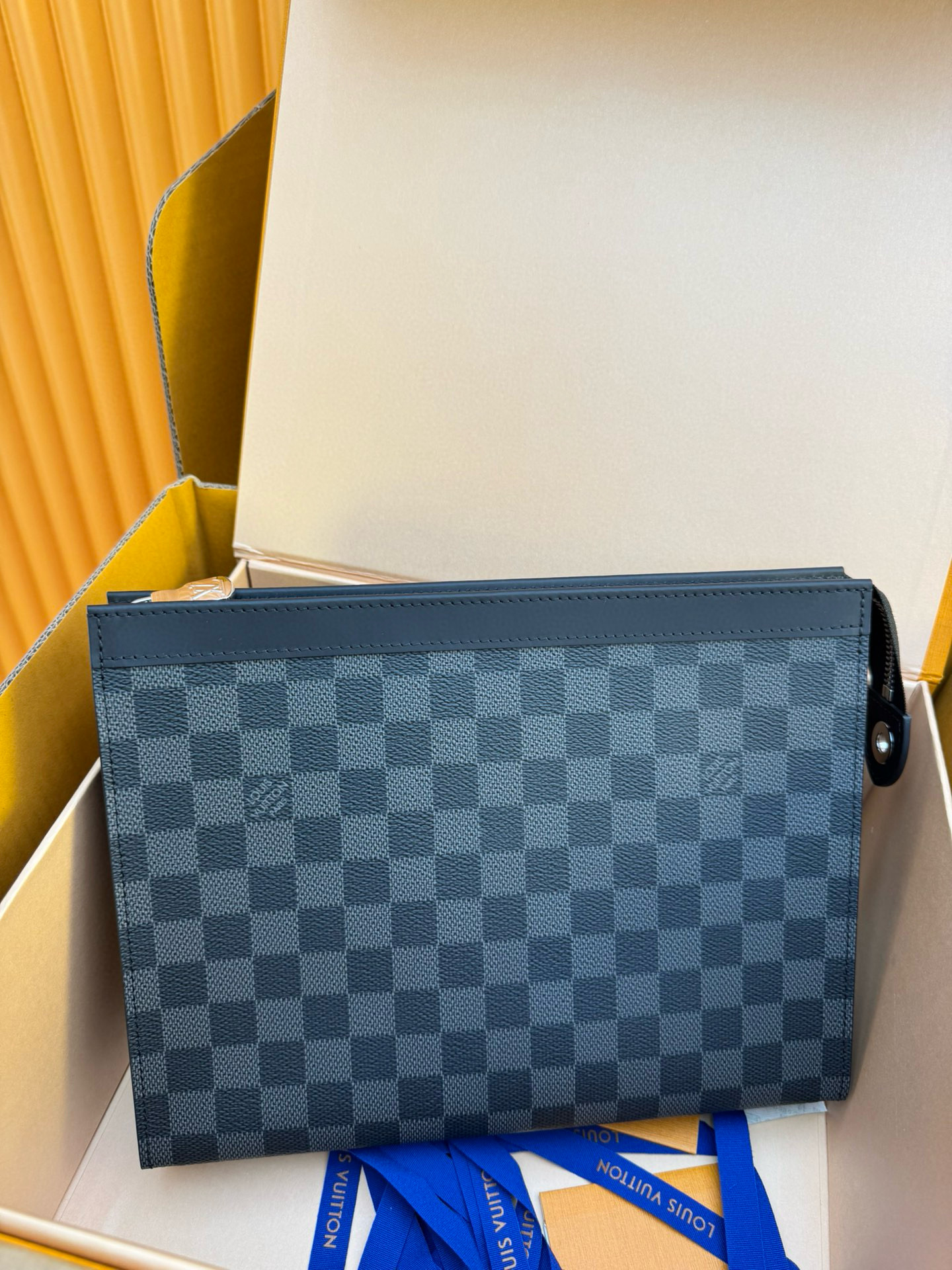 Louis Vuitton Pouch – BHPH1056