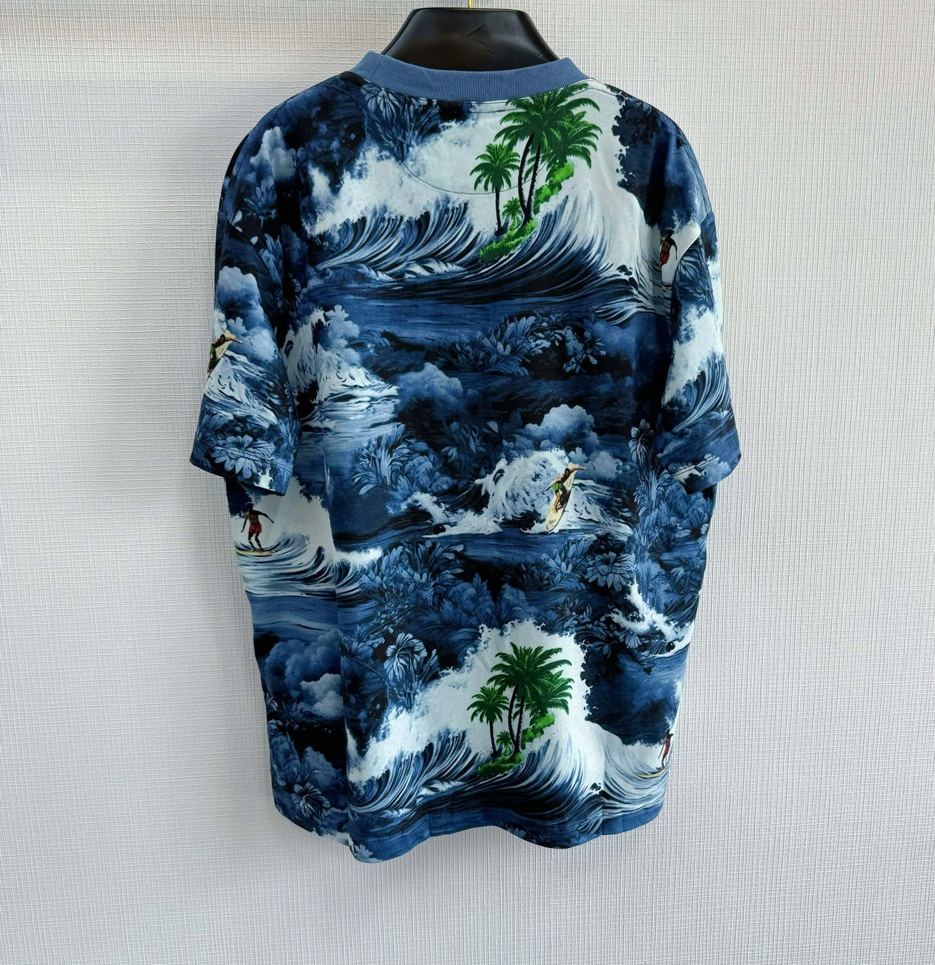 Louis Vuitton T-Shirt – TSHP2899