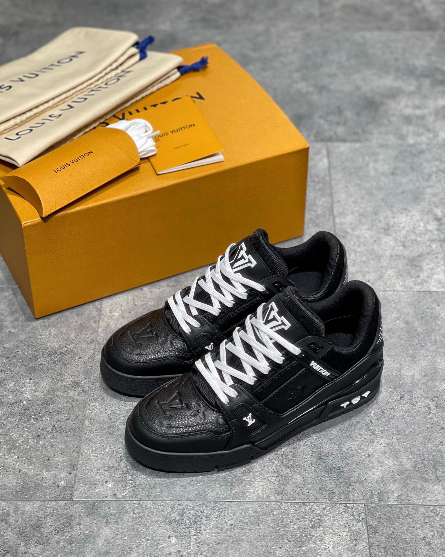 Louis Vuitton Sneaker – LSVT1245