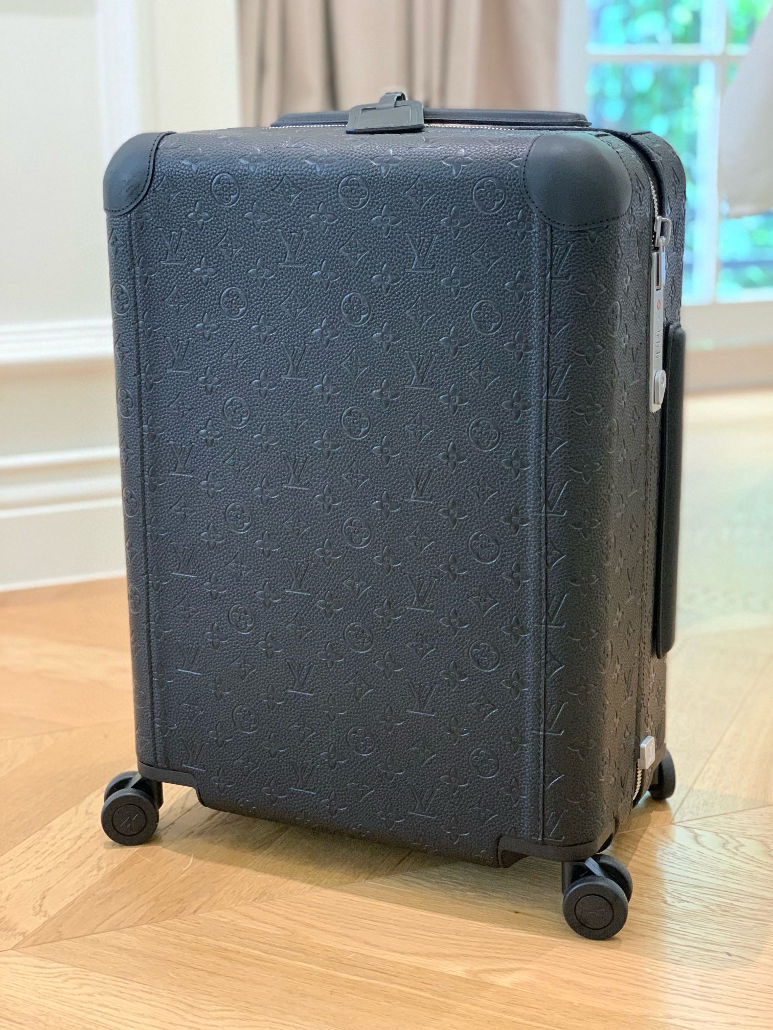 Louis Vuitton Suitcase – BGSC1013