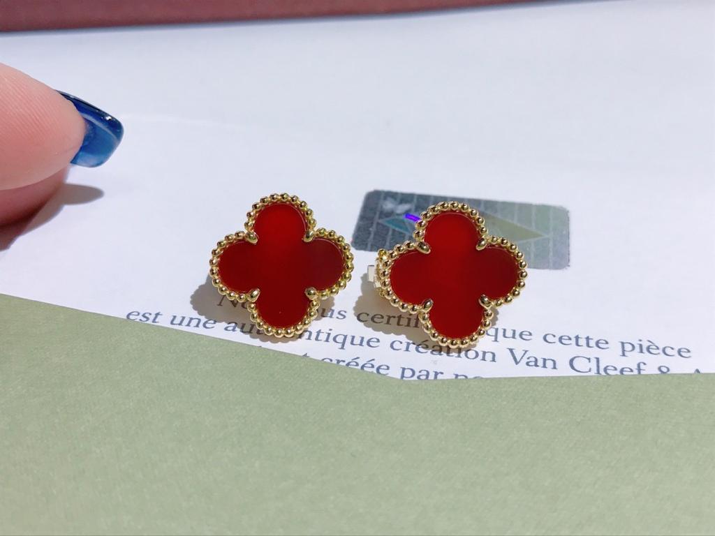 Van Cleef & Arpels Earrings – JWWM1040