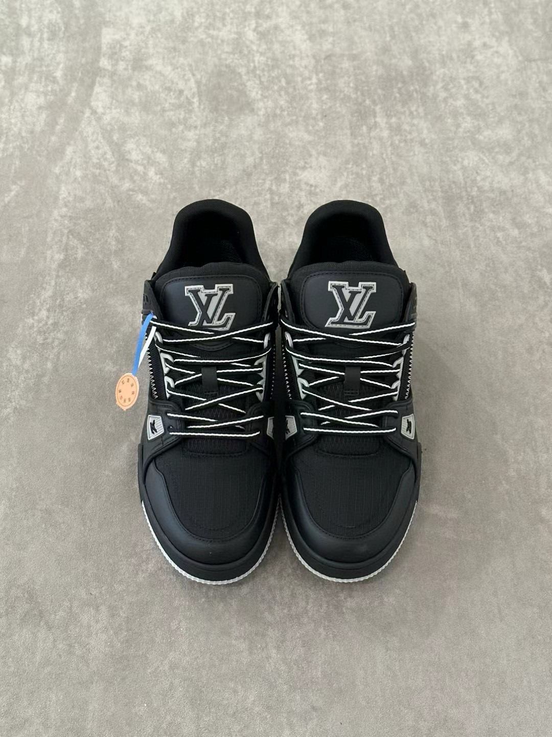 Louis Vuitton Sneaker – LSVT1485