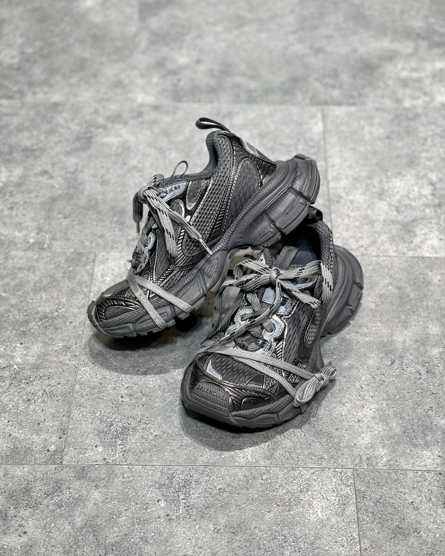 3XL Sneaker – BLNC1166