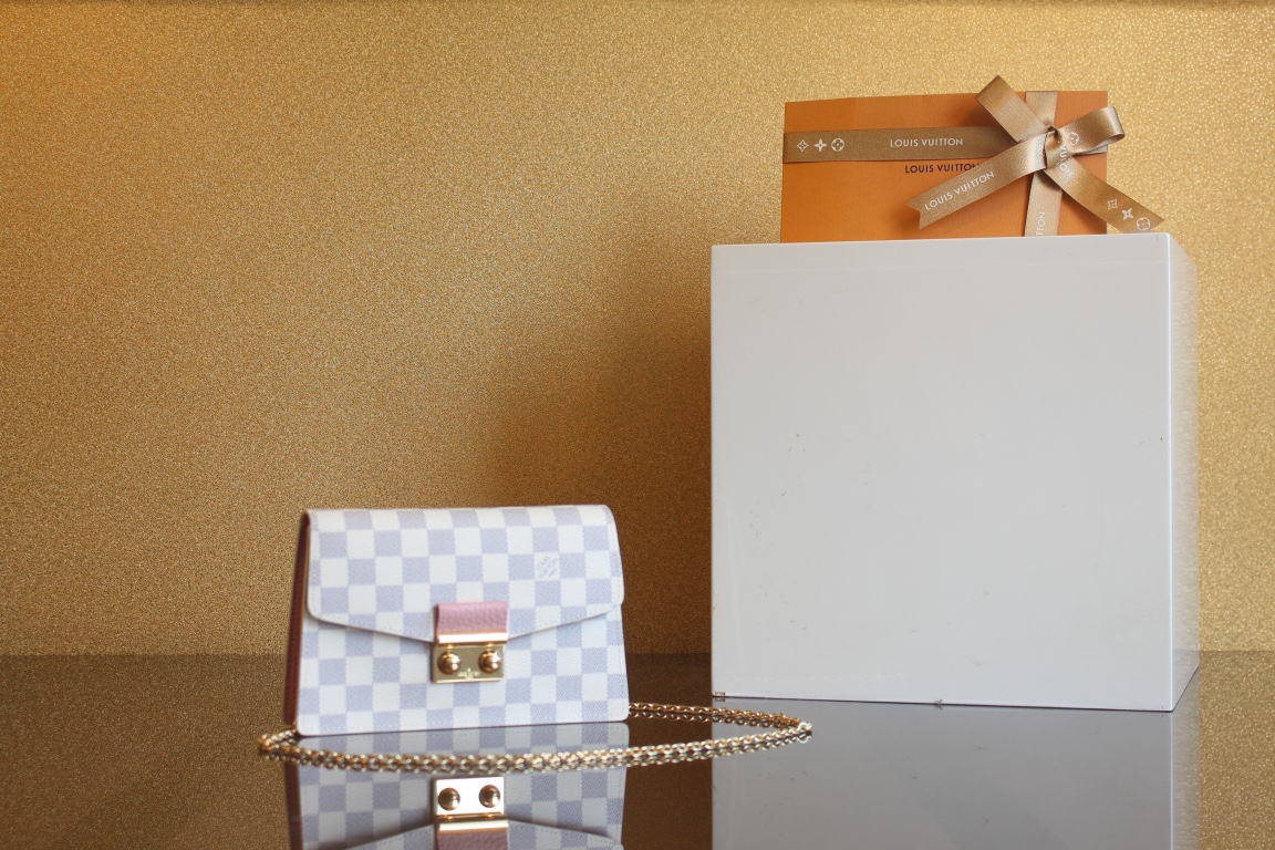 Louis Vuitton Shoulder Bag – LVSH1028