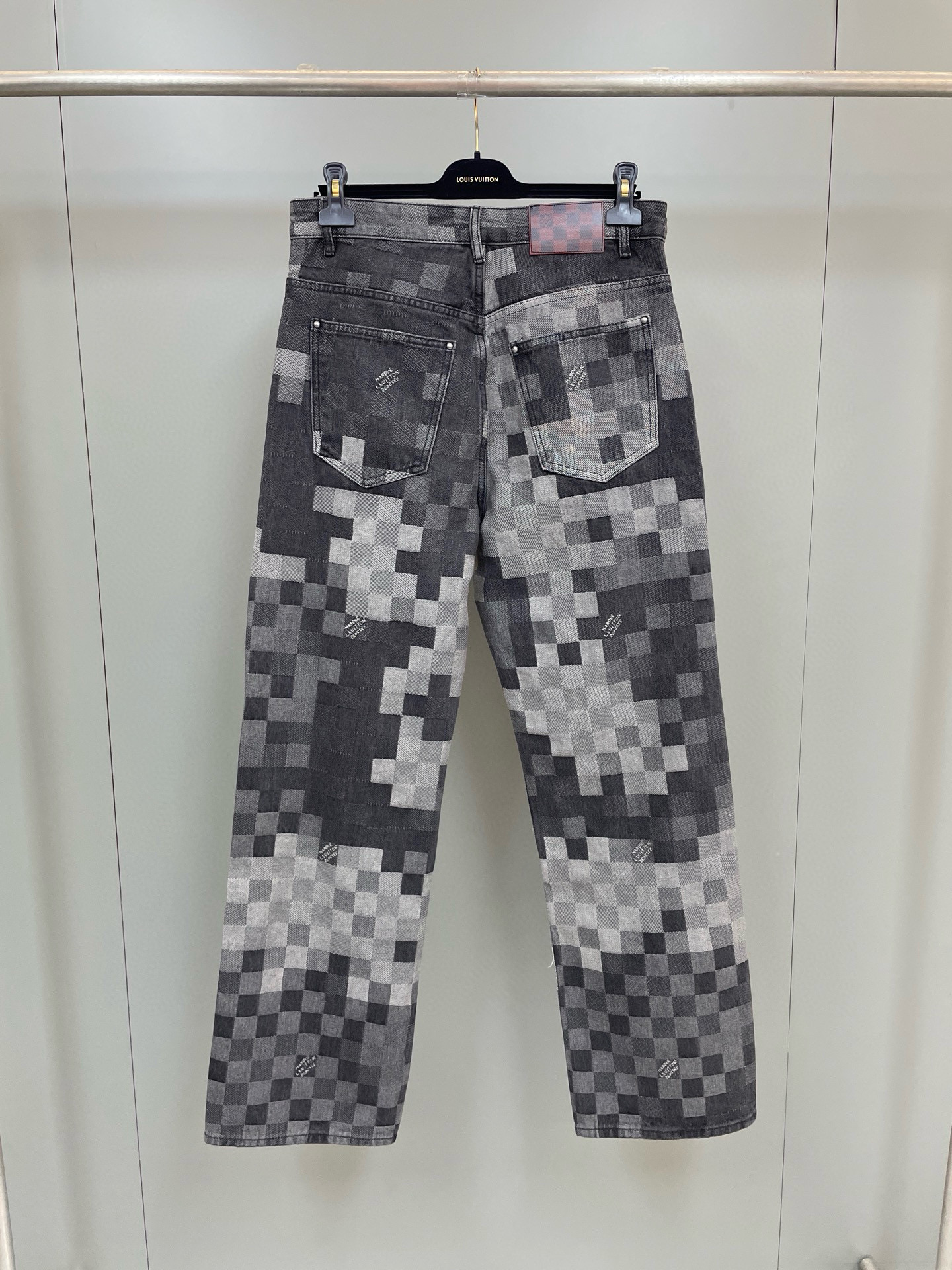Louis Vuitton Jeans – JEPA1289