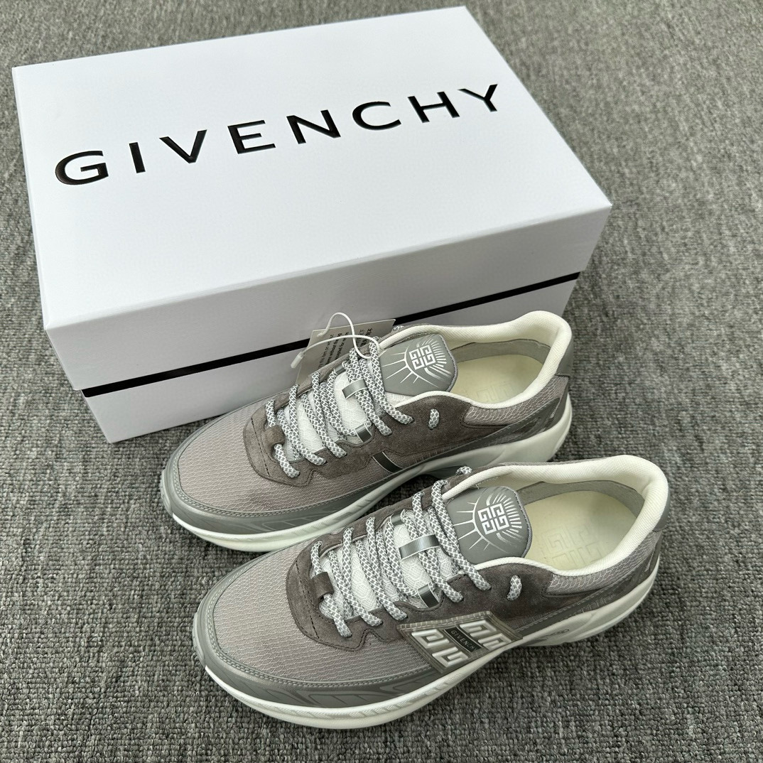 Givenchy Sneaker – GVCY1044