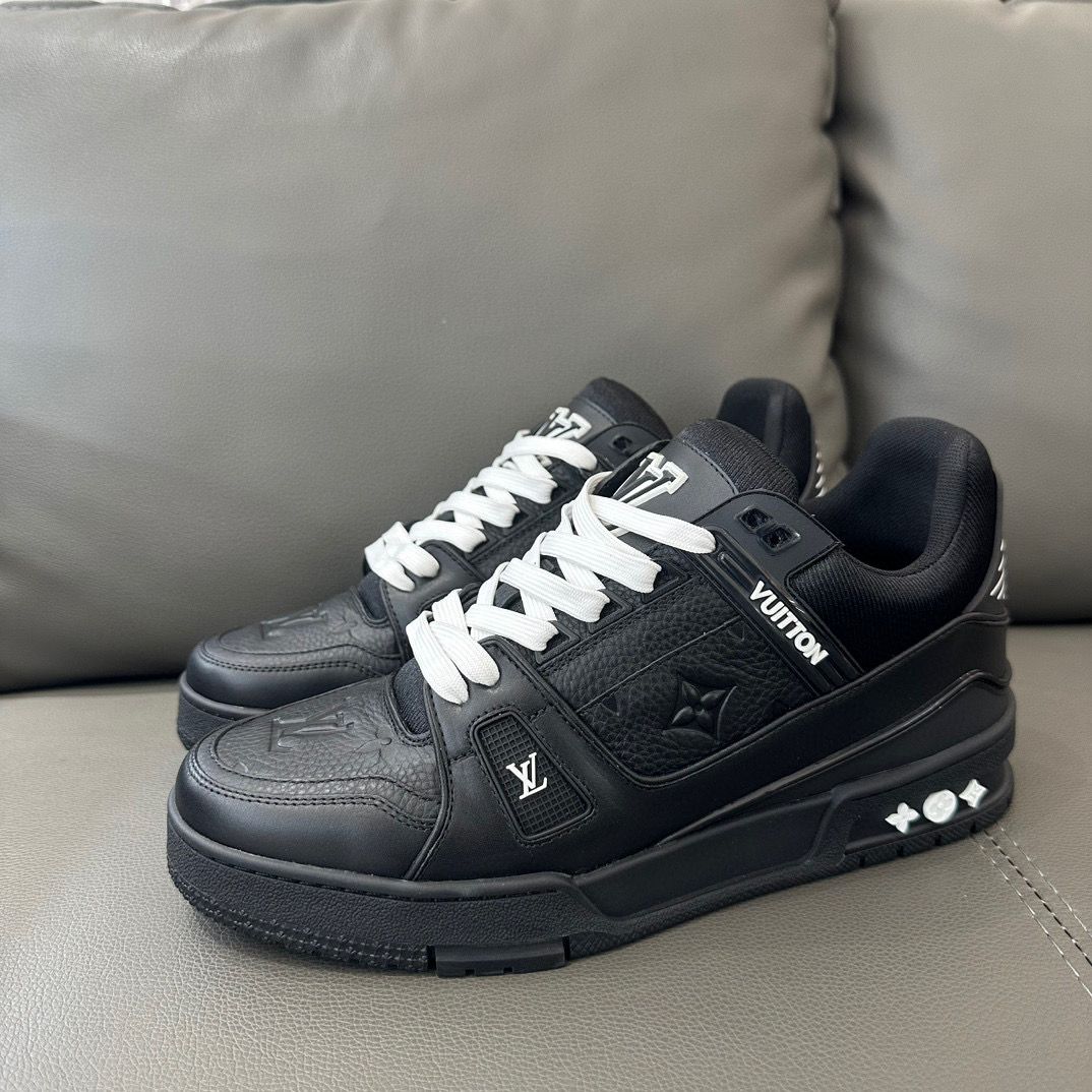 Louis Vuitton Sneaker – LSVT1234
