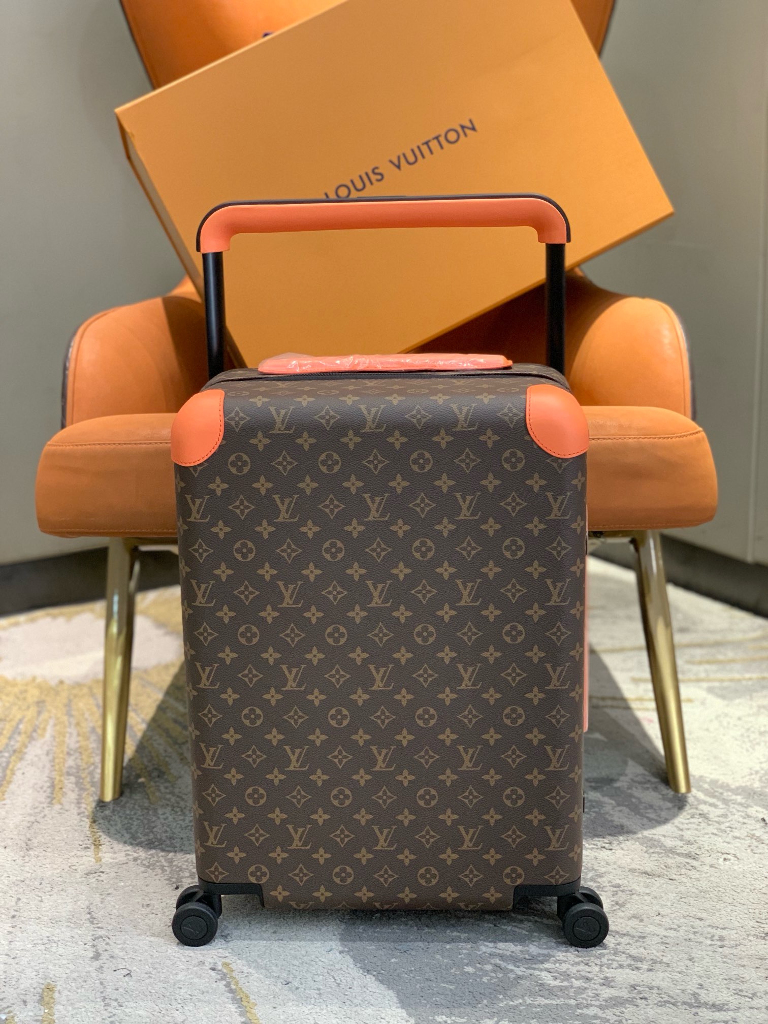 Louis Vuitton Suitcase – BGSC1004