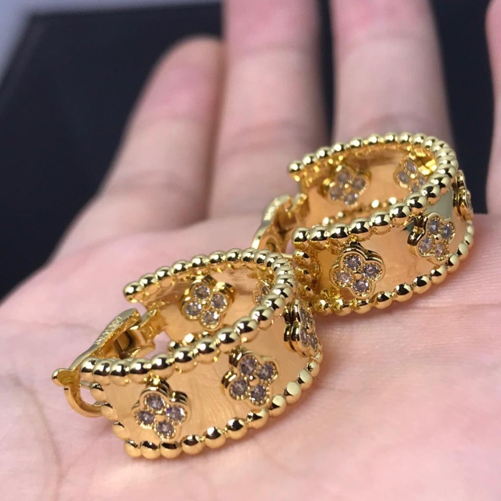Van Cleef & Arpels Earrings – JWWM1035