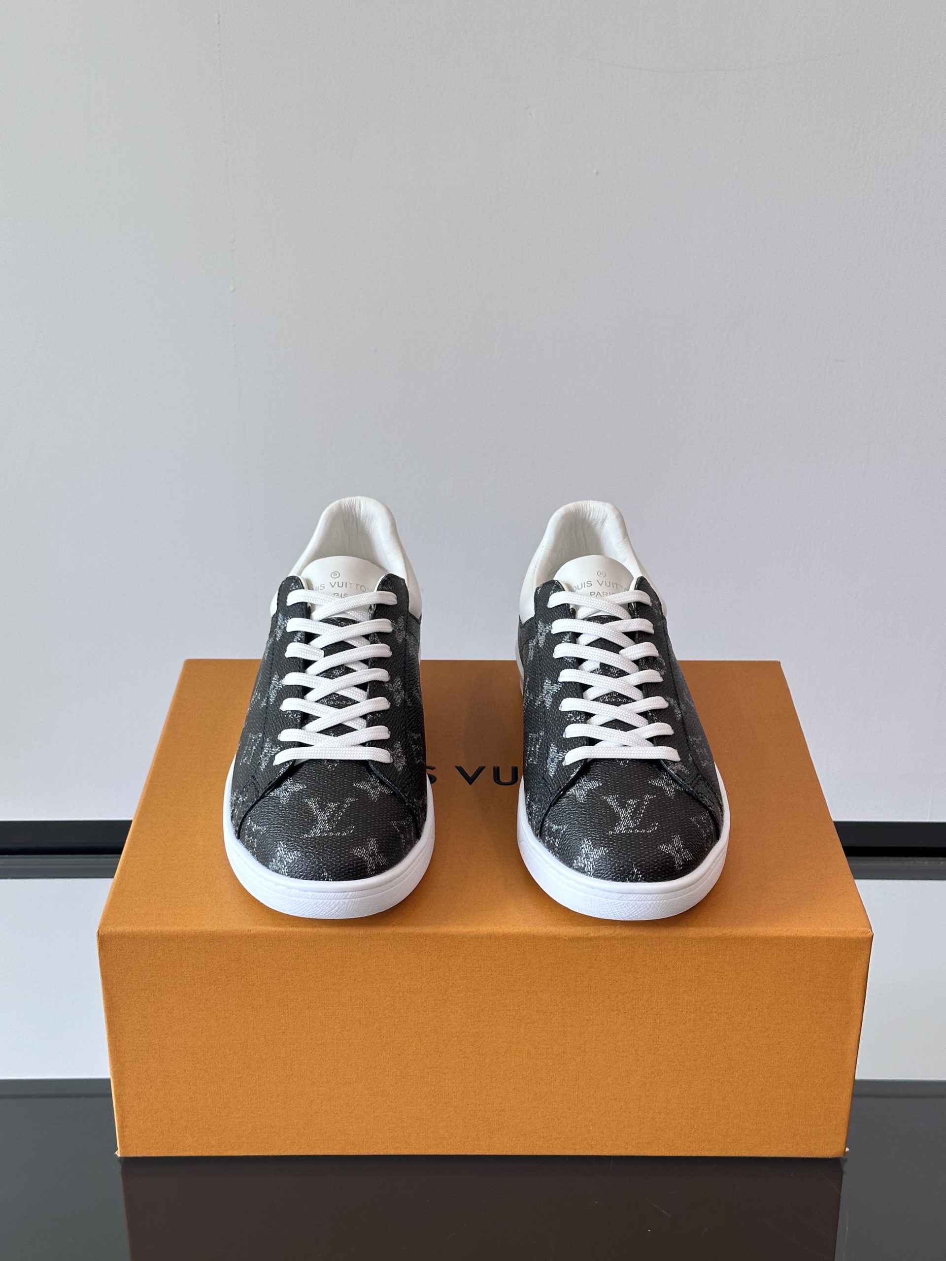 Louis Vuitton Sneaker – LSVT1452