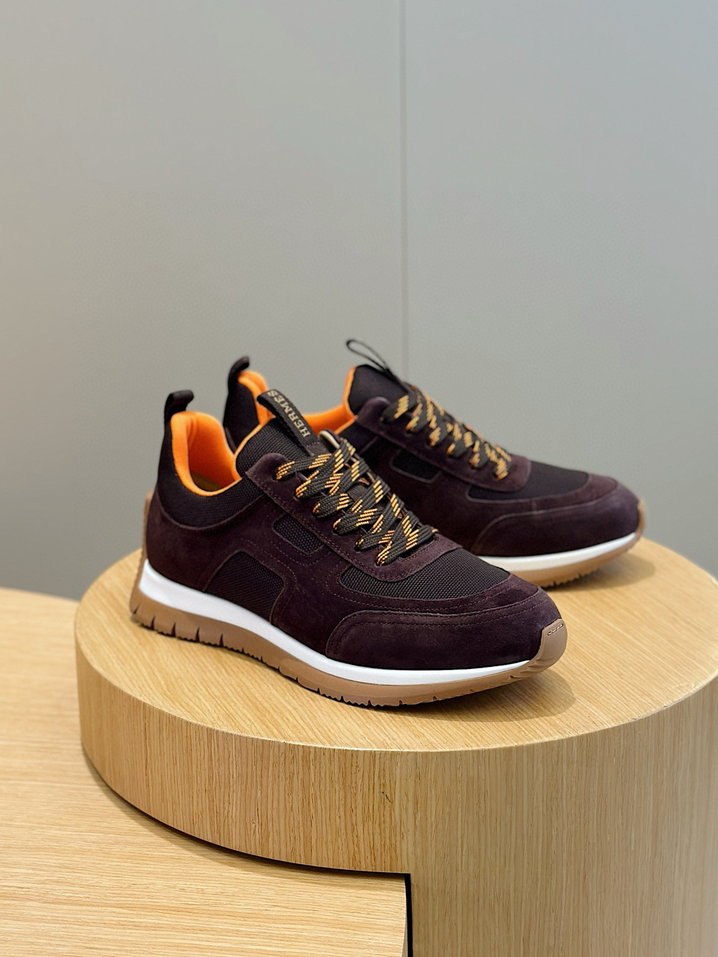 Hermes Sneaker – HRMS1054