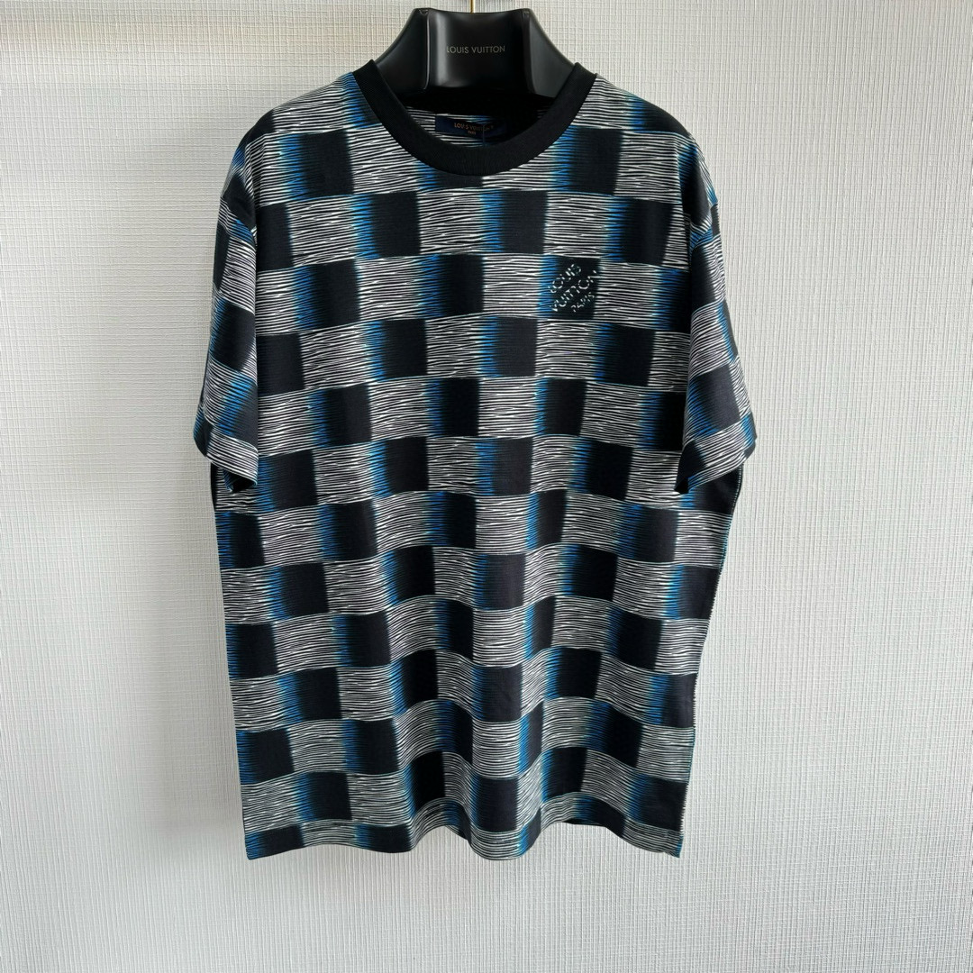 Louis Vuitton T-Shirt – TSHP2385
