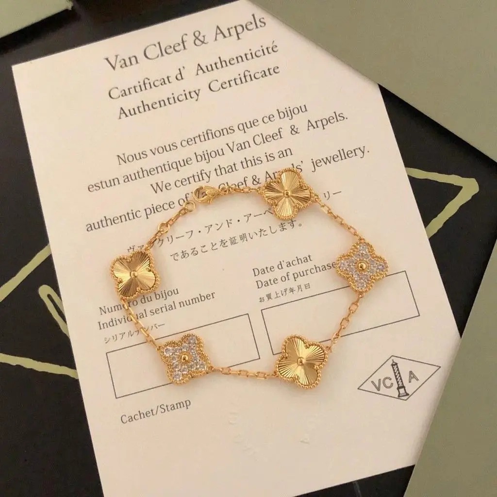 Van Cleef & Arpels Bracelet – JWWM1008