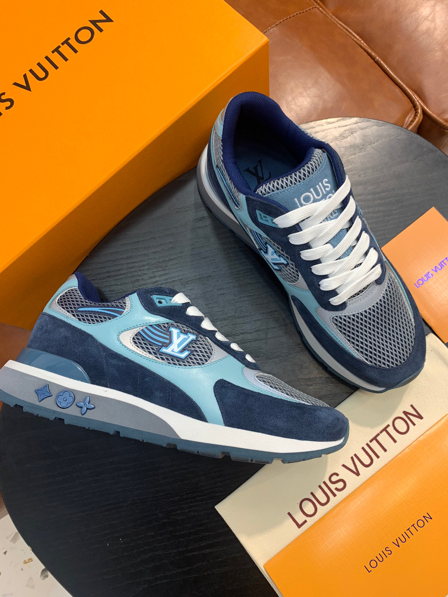 Louis Vuitton Sneaker – LSVT1198