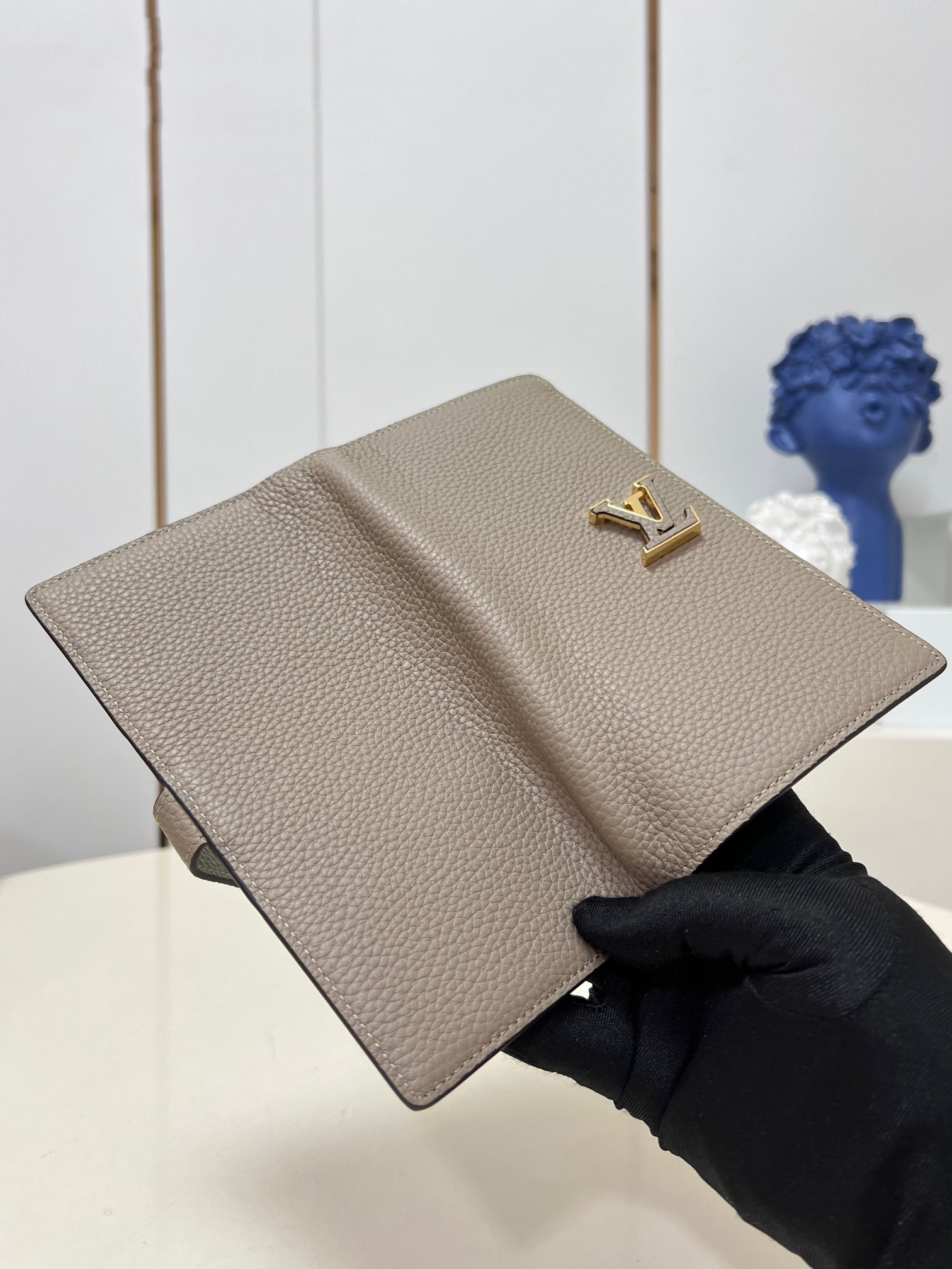Louis Vuitton Wallet – MWLT1002