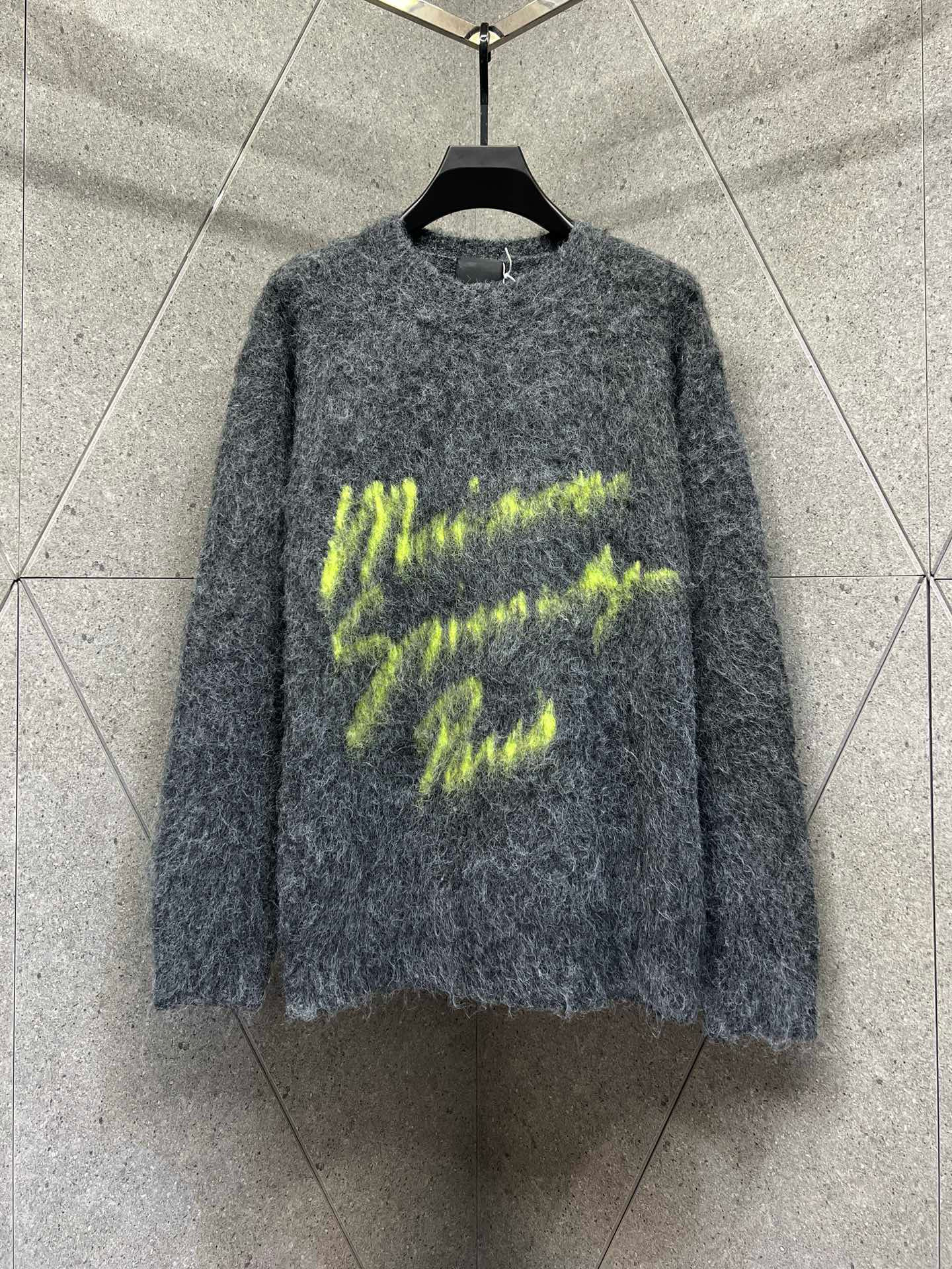 Yves Saint Lauren – SWHO2496