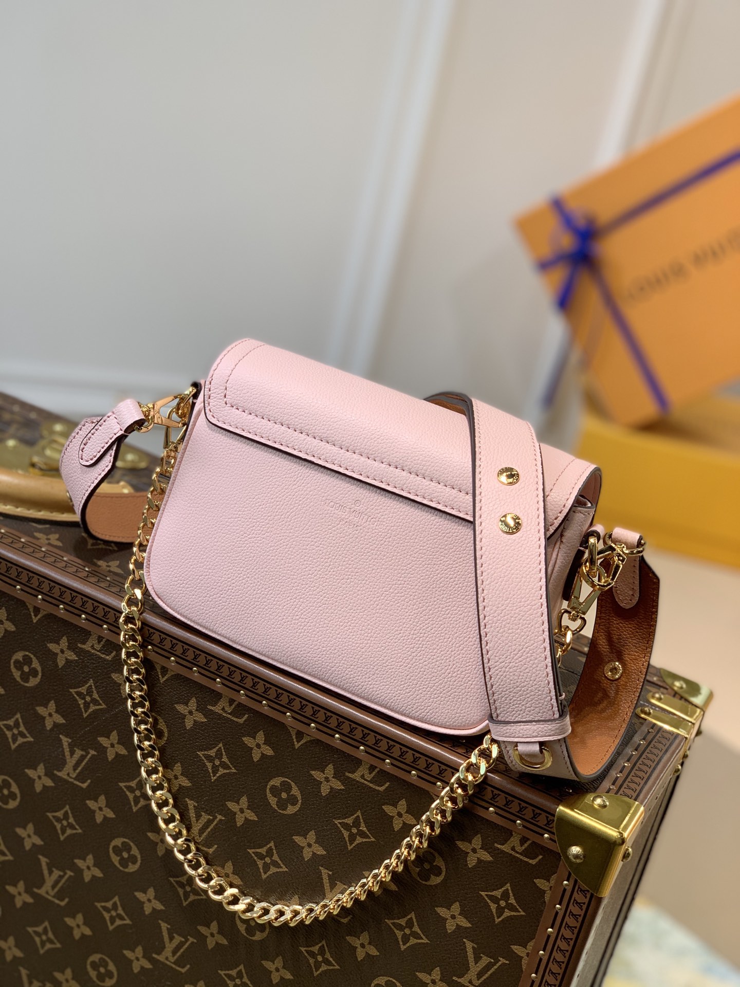 Louis Vuitton Shoulder Bag – LVSH1058