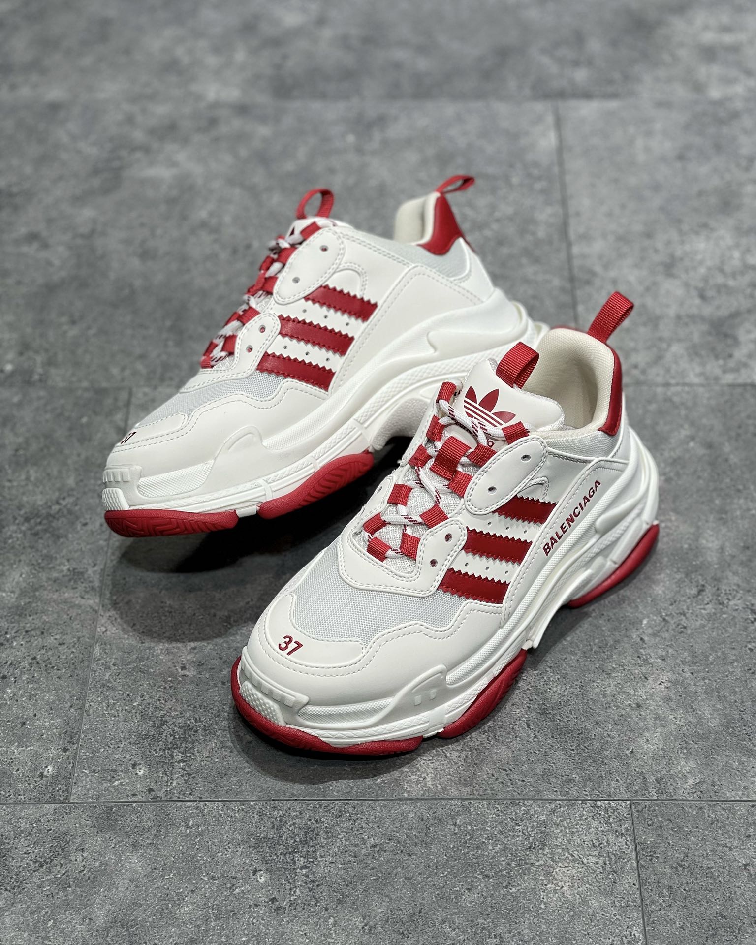 Balenciaga x Adidas Triple S – BLNC1121