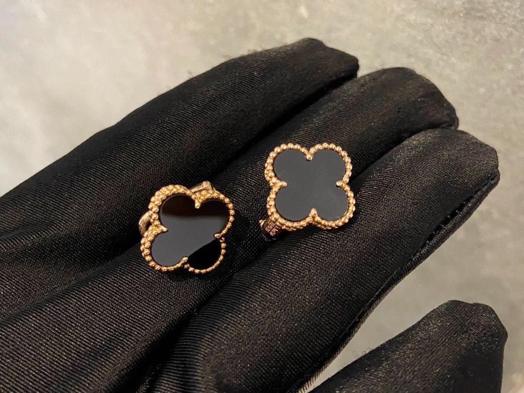 Van Cleef & Arpels Earrings – JWWM1042