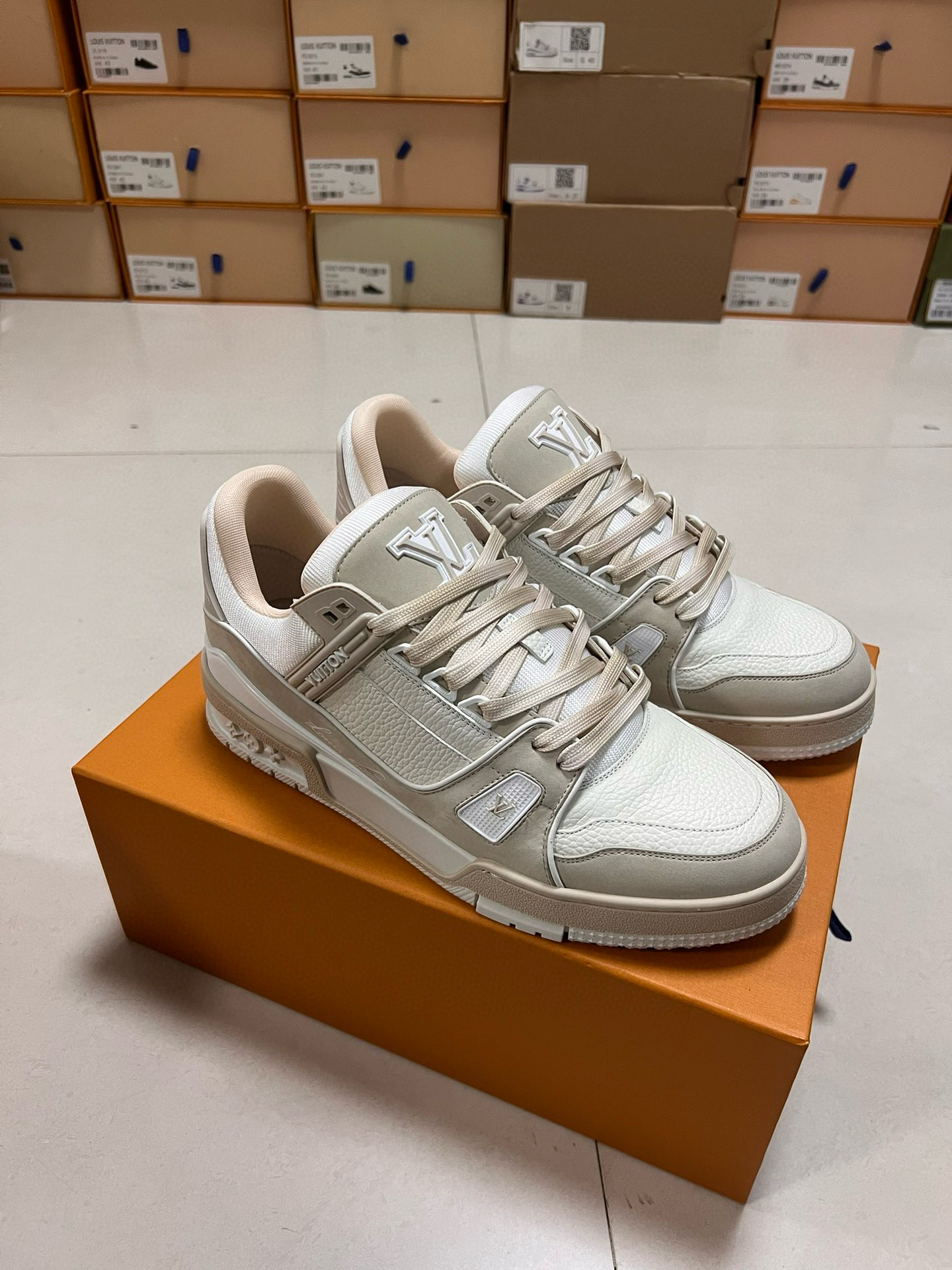 Louis Vuitton Sneaker – LSVT1425
