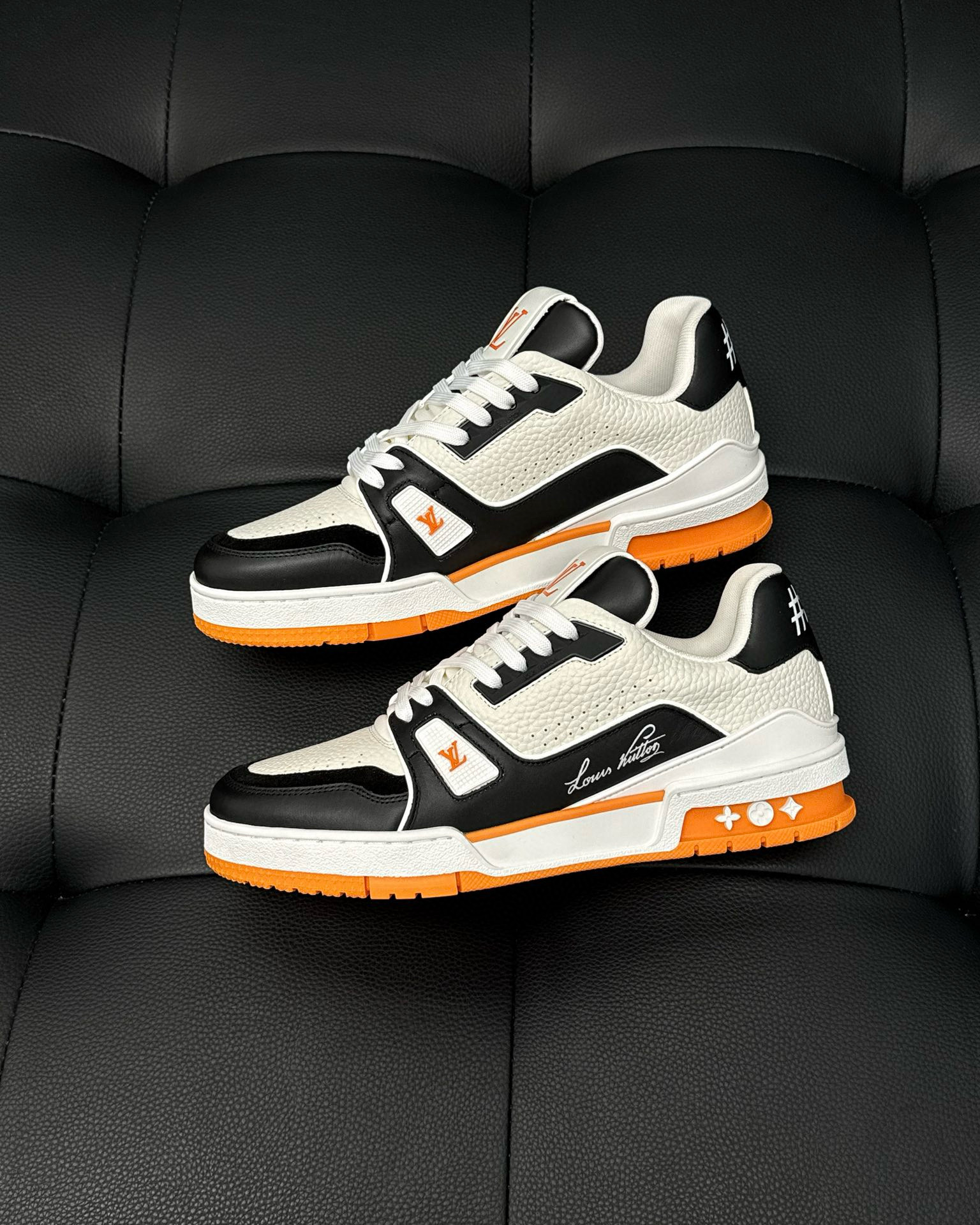 Louis Vuitton Sneaker – LSVT1386