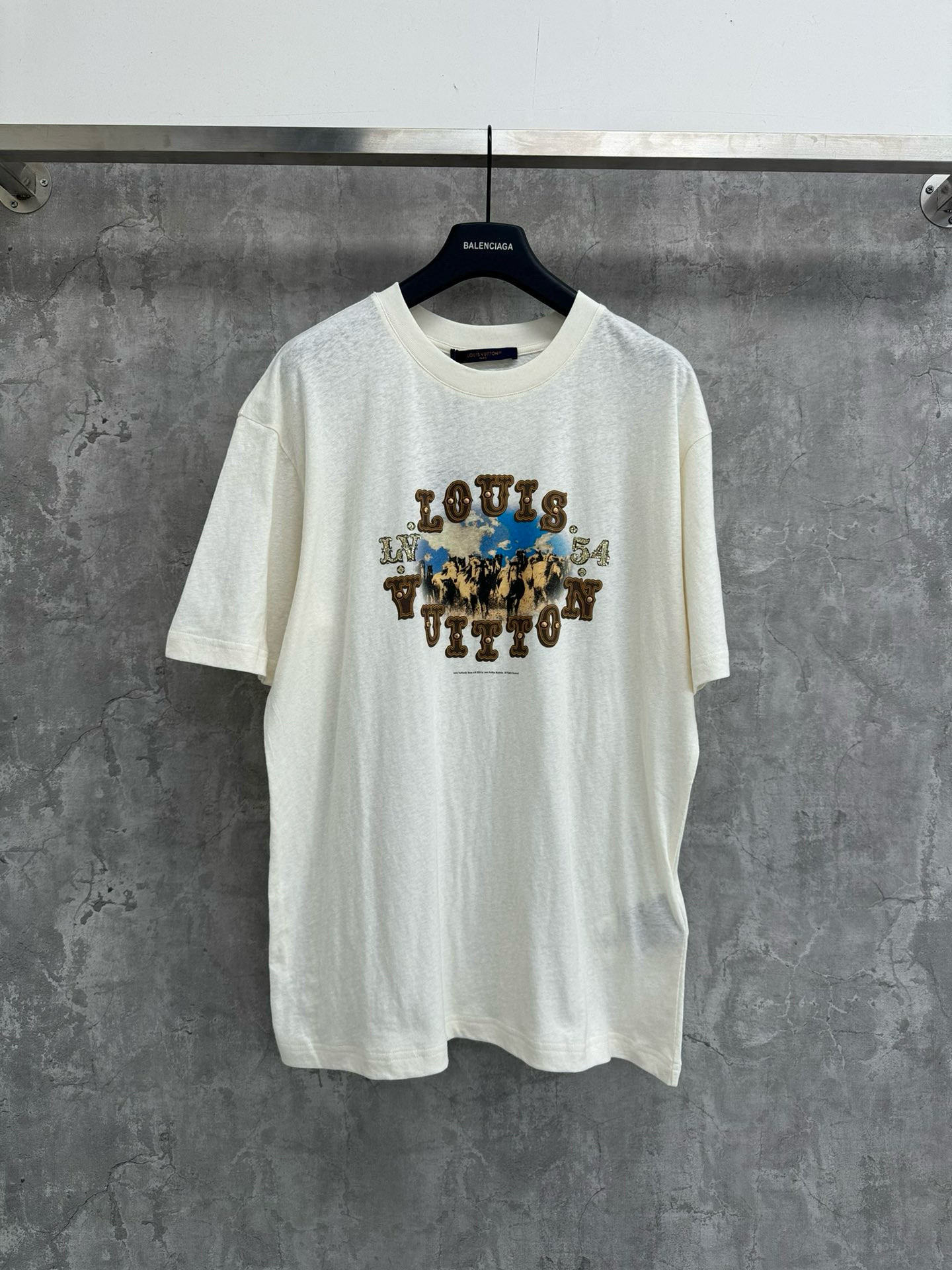 Louis Vuitton T-Shirt – TSHP2971