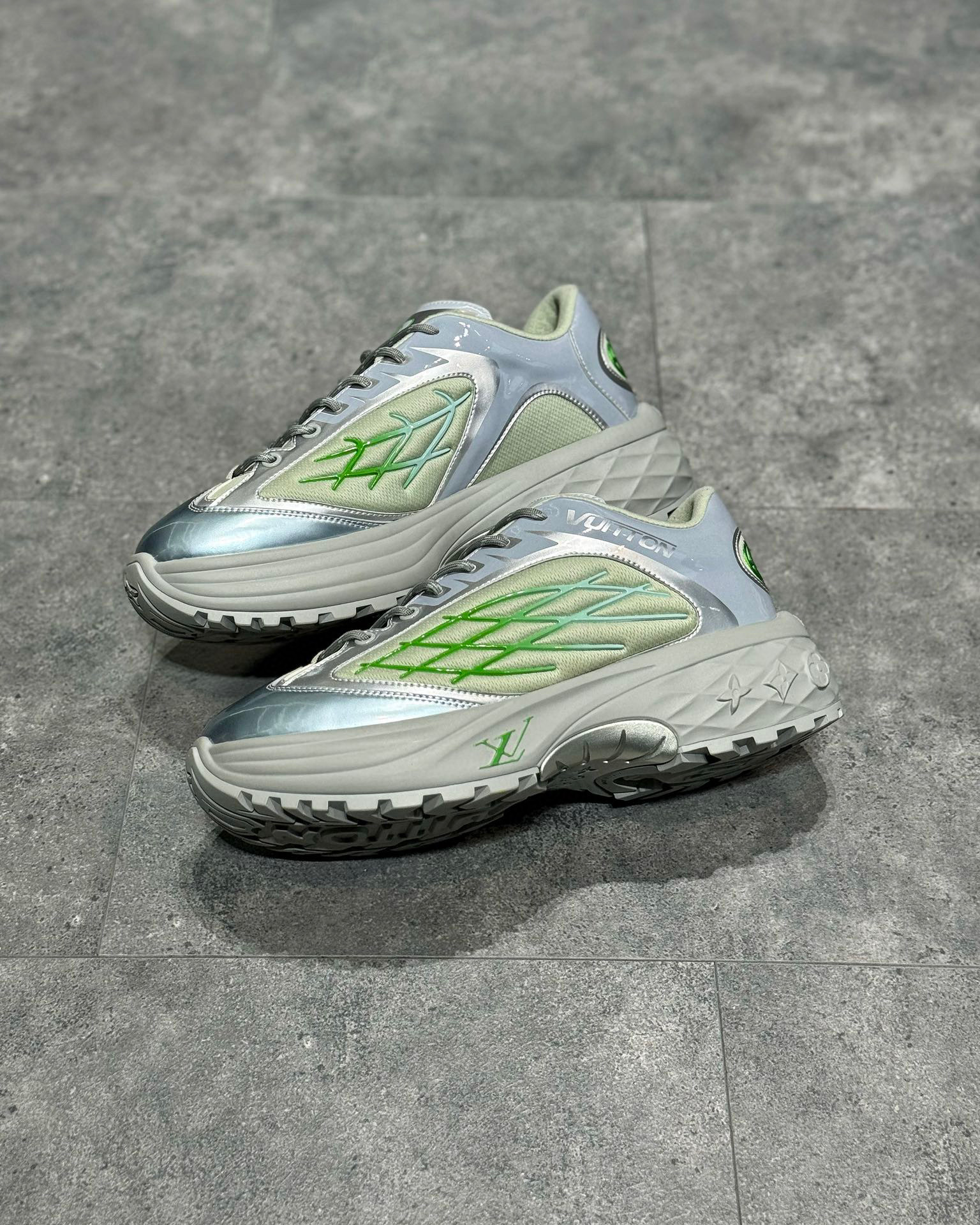 Louis Vuitton Sneaker – LSVT1310