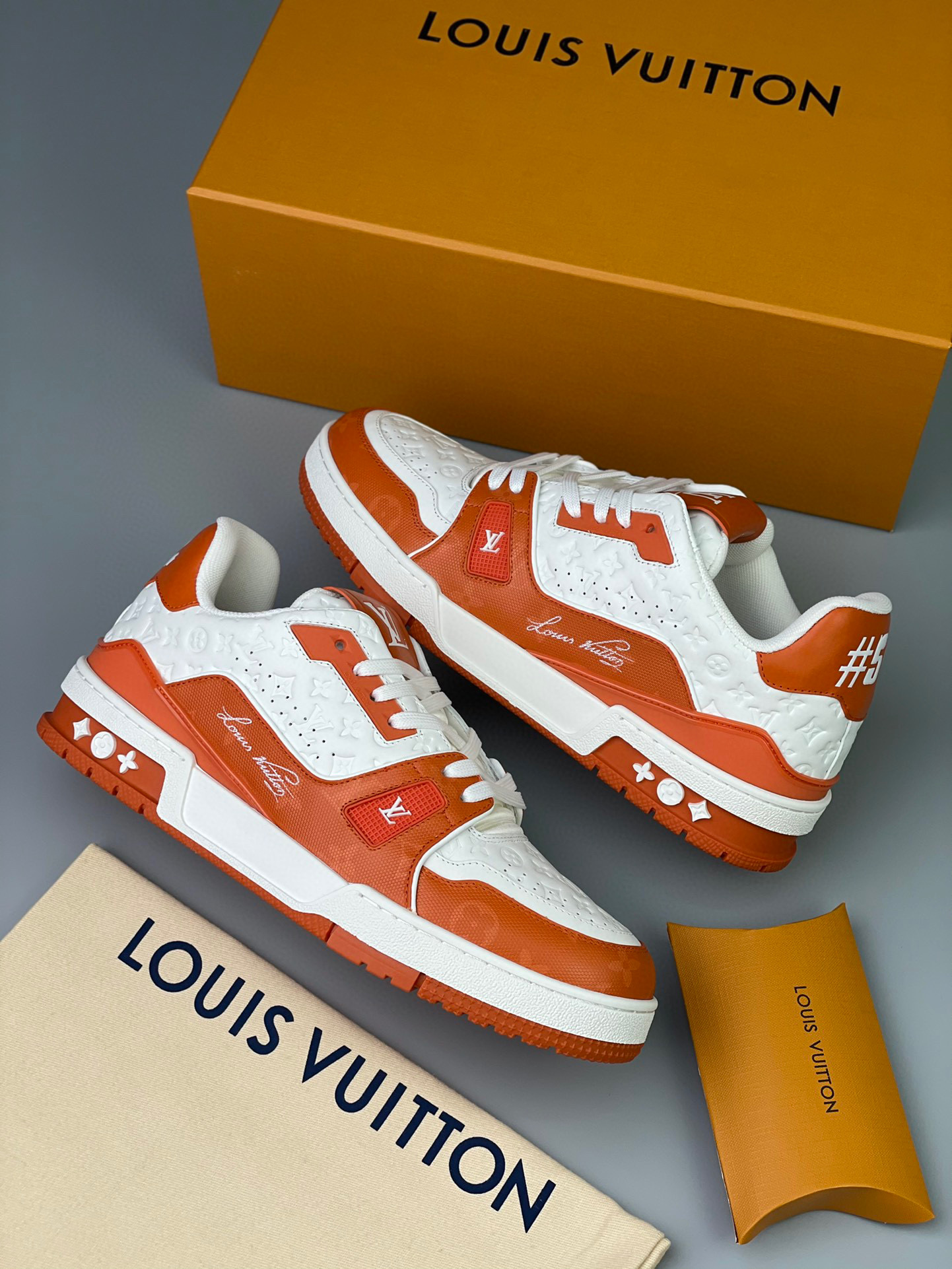 Louis Vuitton Sneaker – LSVT1222