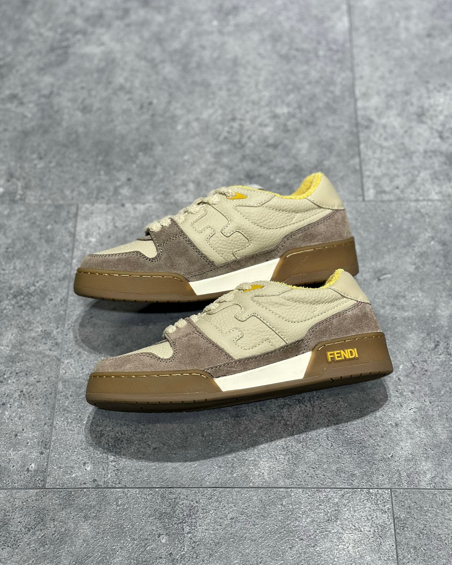 Fendi Sneaker – FEND1061