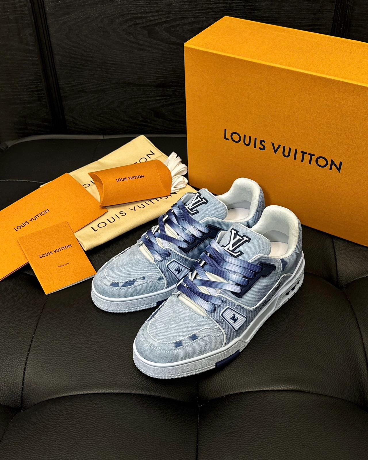Louis Vuitton Sneaker – LSVT1374