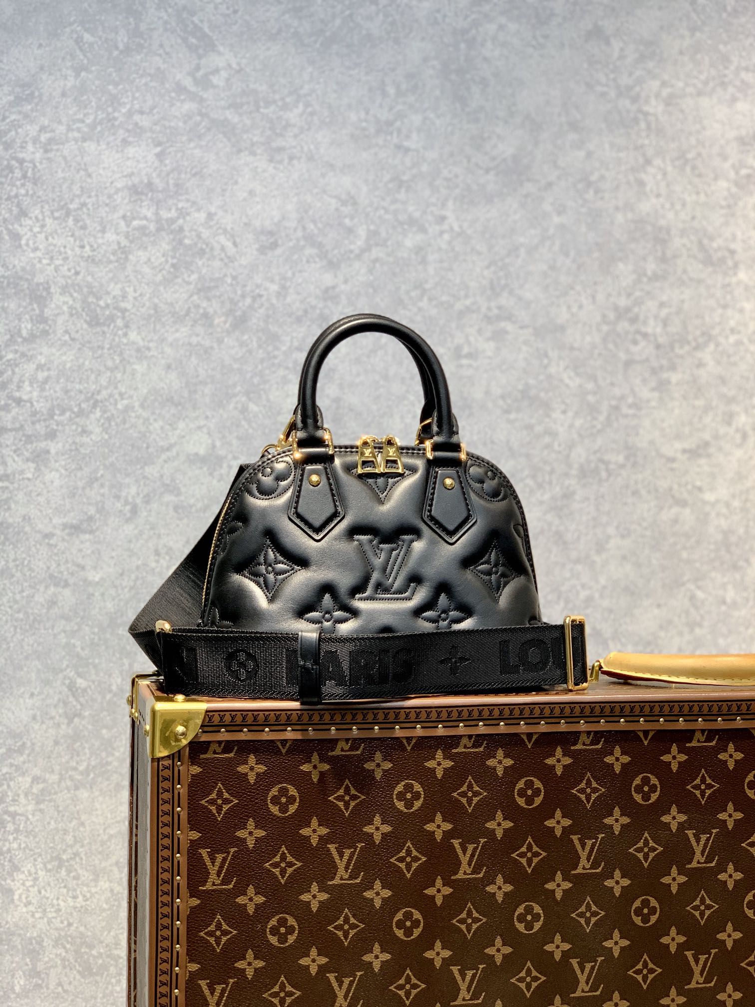 Louis Vuitton Shoulder Bag – LVSH1193