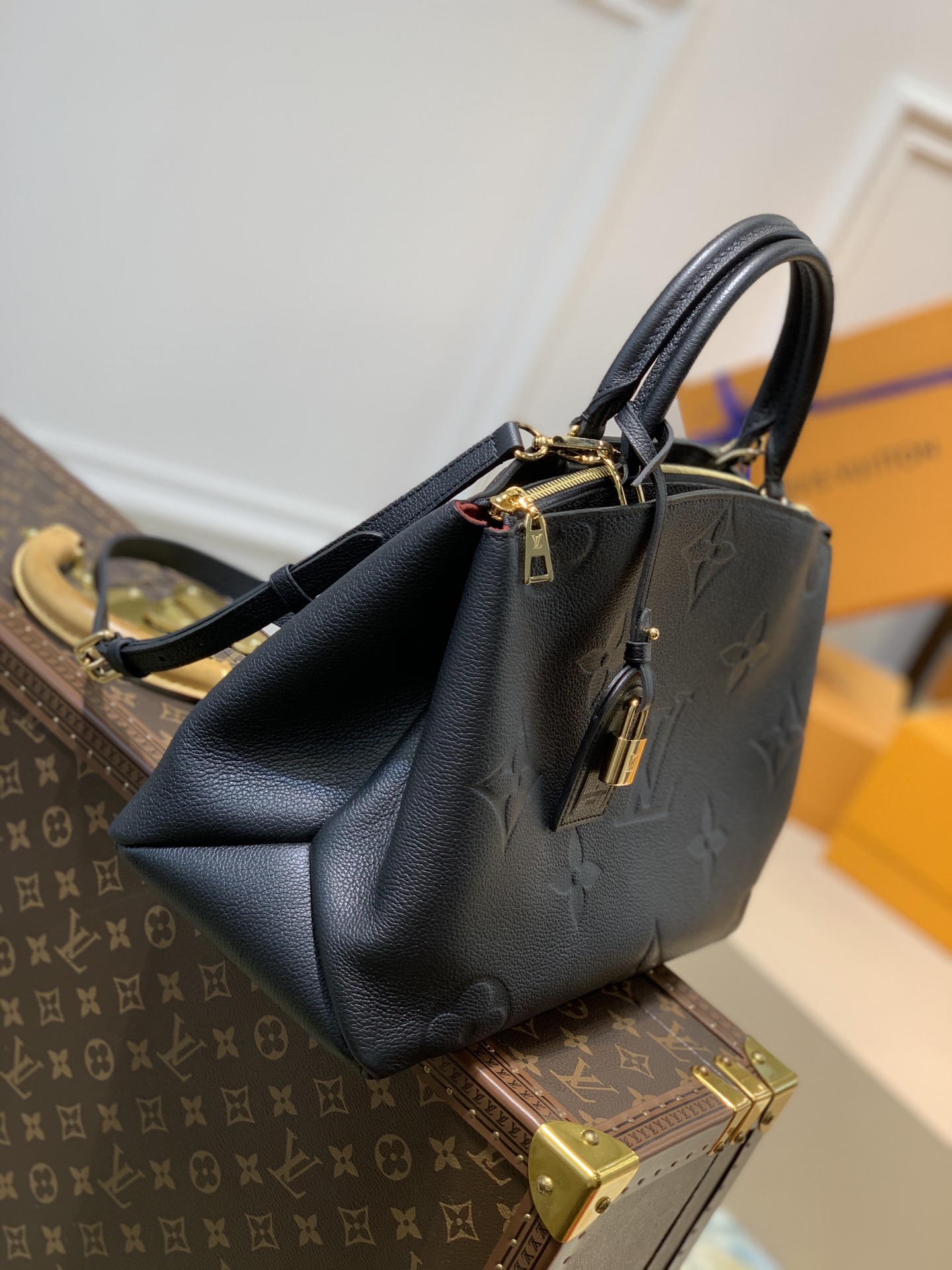 Louis Vuitton Tote Bag – LVTB1070