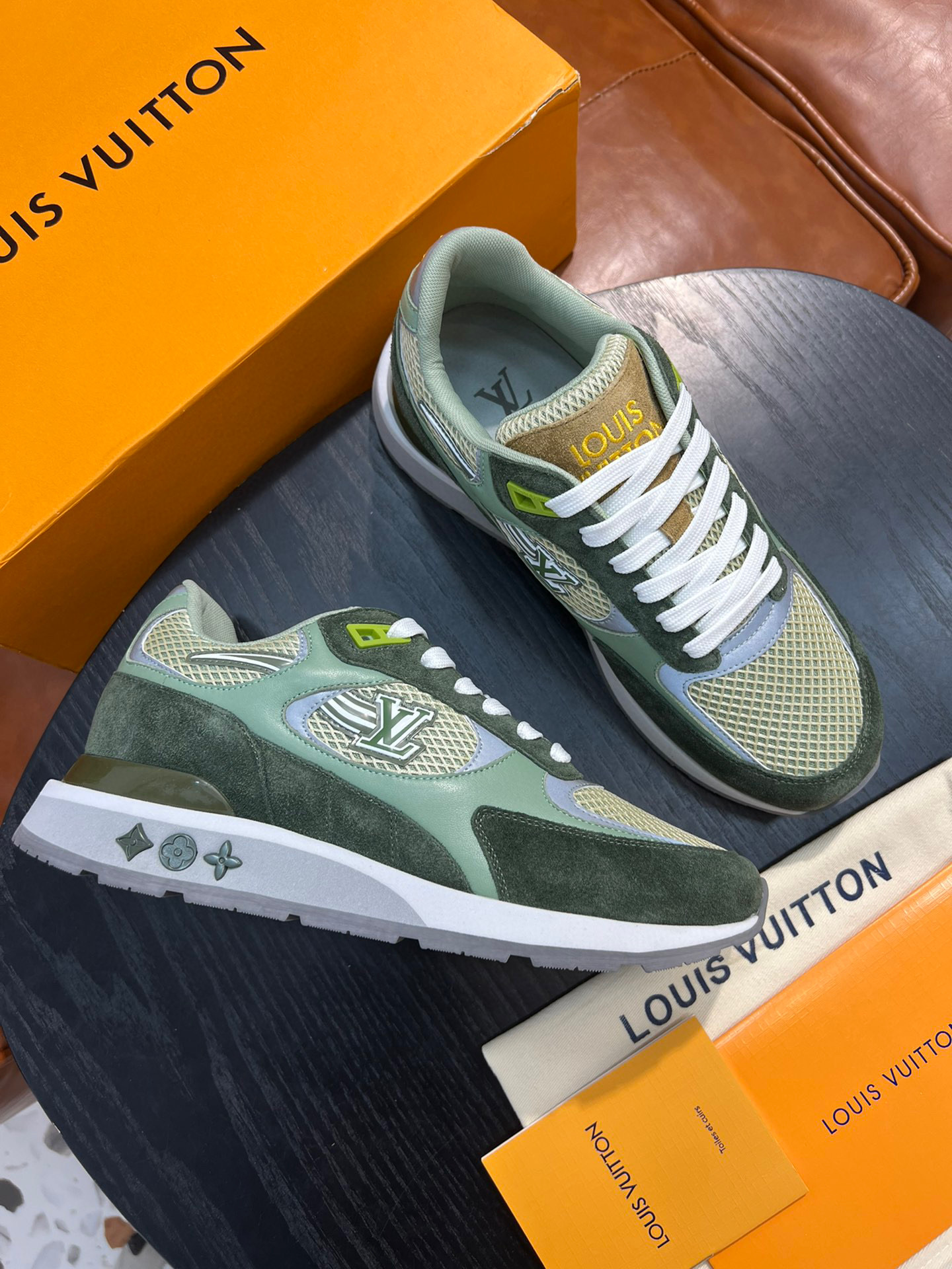 Louis Vuitton Sneaker – LSVT1200