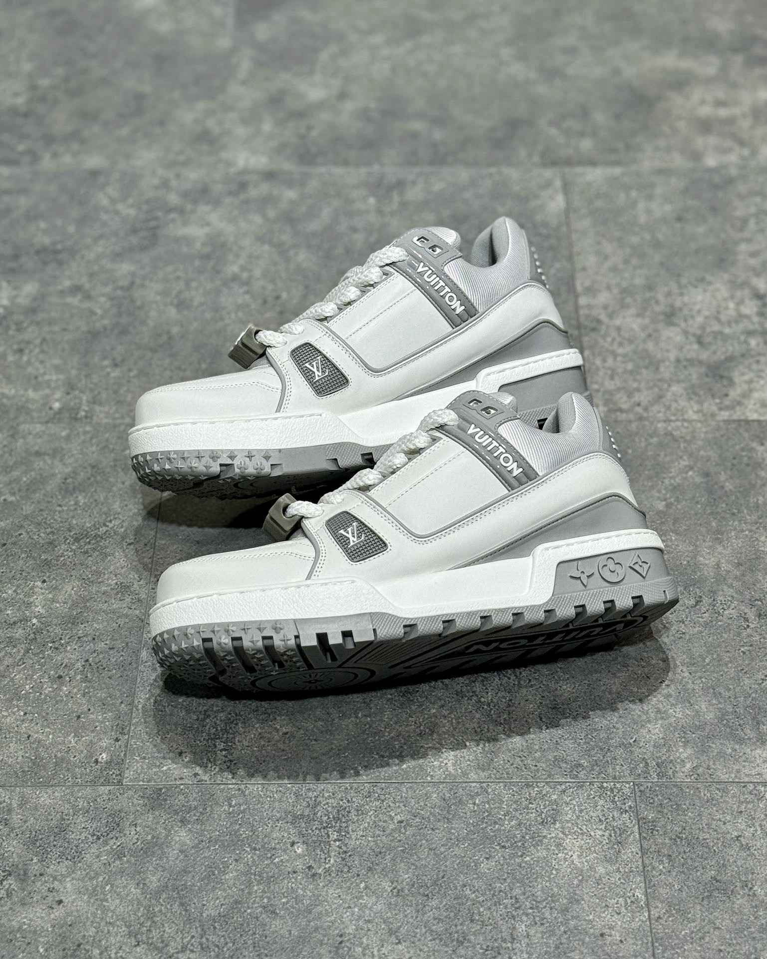 Louis Vuitton Sneaker – LSVT1332