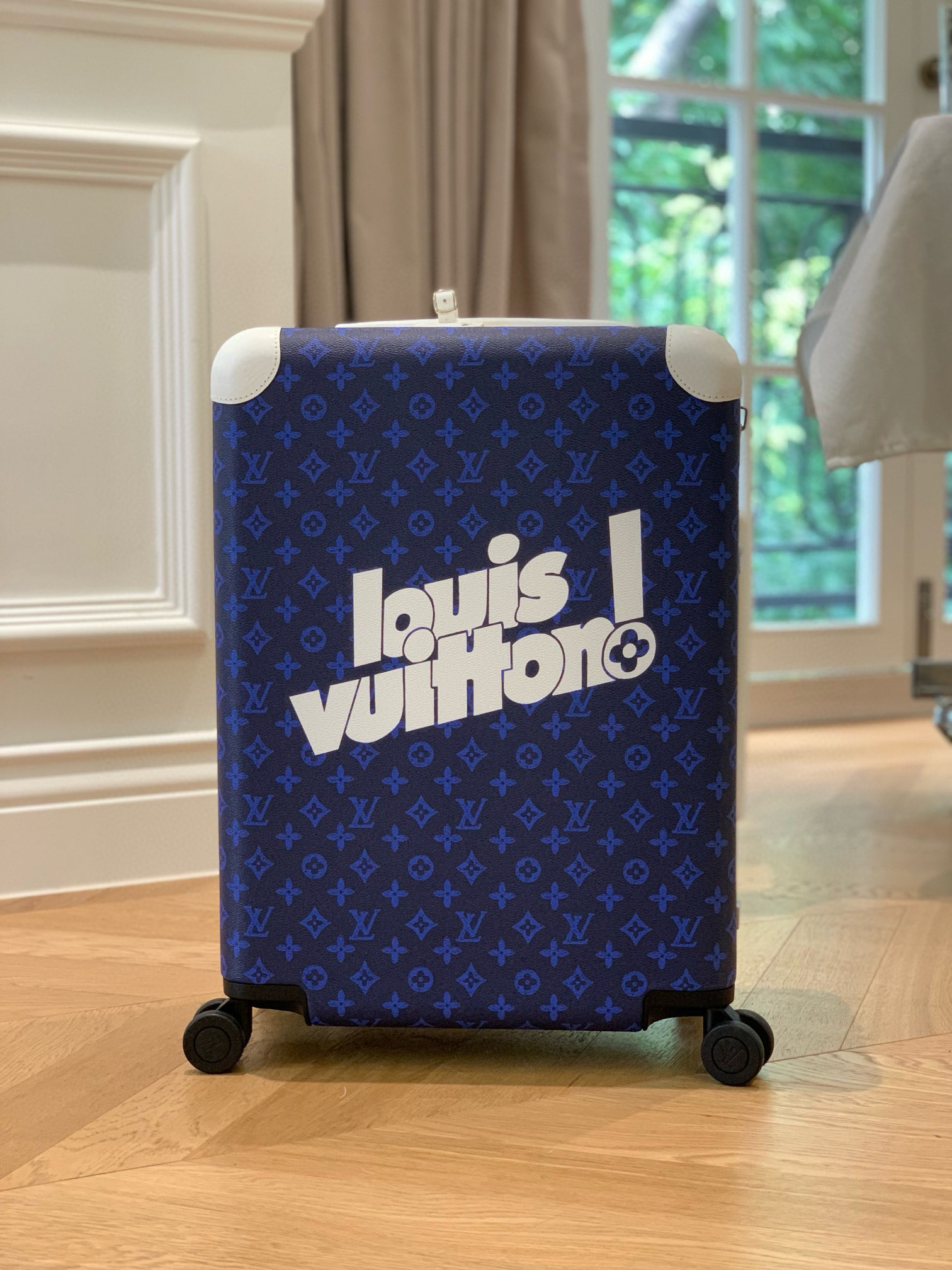 Louis Vuitton Suitcase – BGSC1009