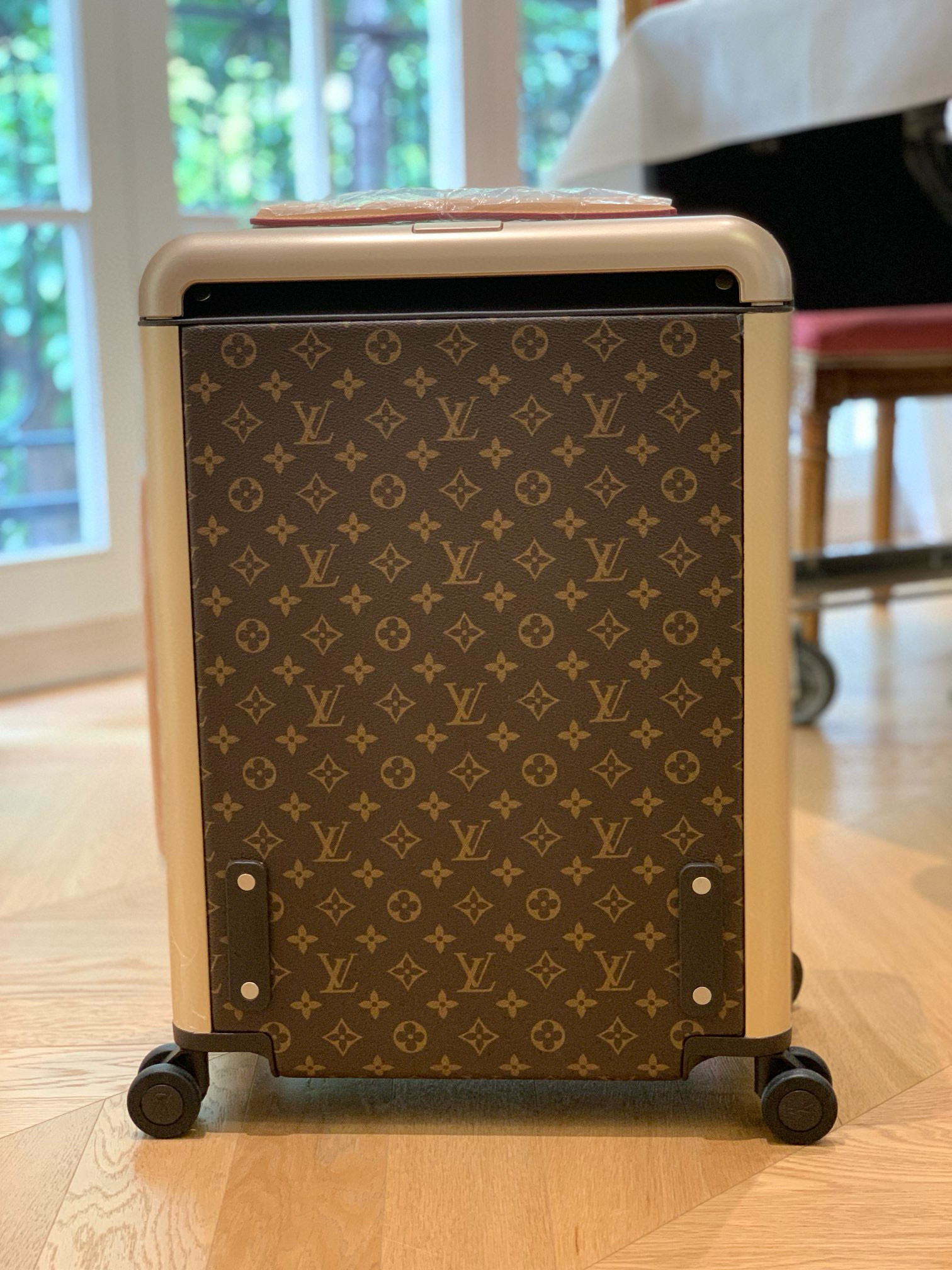 Louis Vuitton Suitcase – BGSC1024