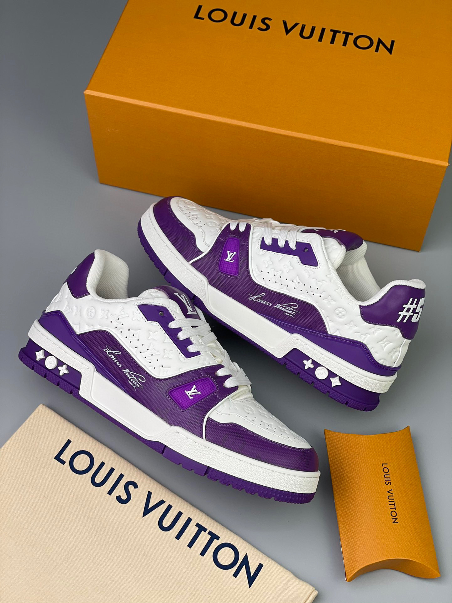 Louis Vuitton Sneaker – LSVT1221
