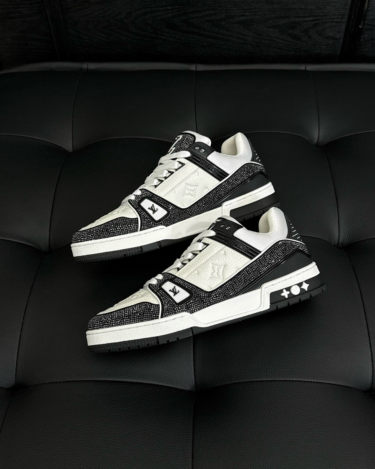 Louis Vuitton Sneaker – LSVT1409