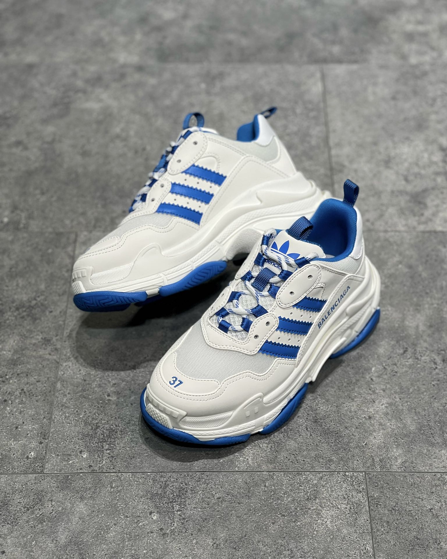 Balenciaga x Adidas Triple S – BLNC1120