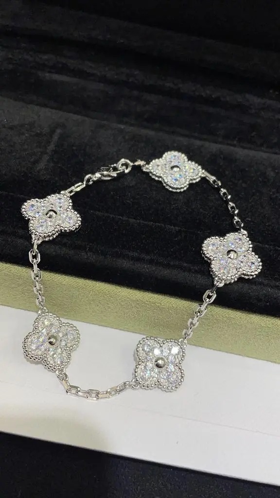 Van Cleef & Arpels Bracelet – JWRY1042