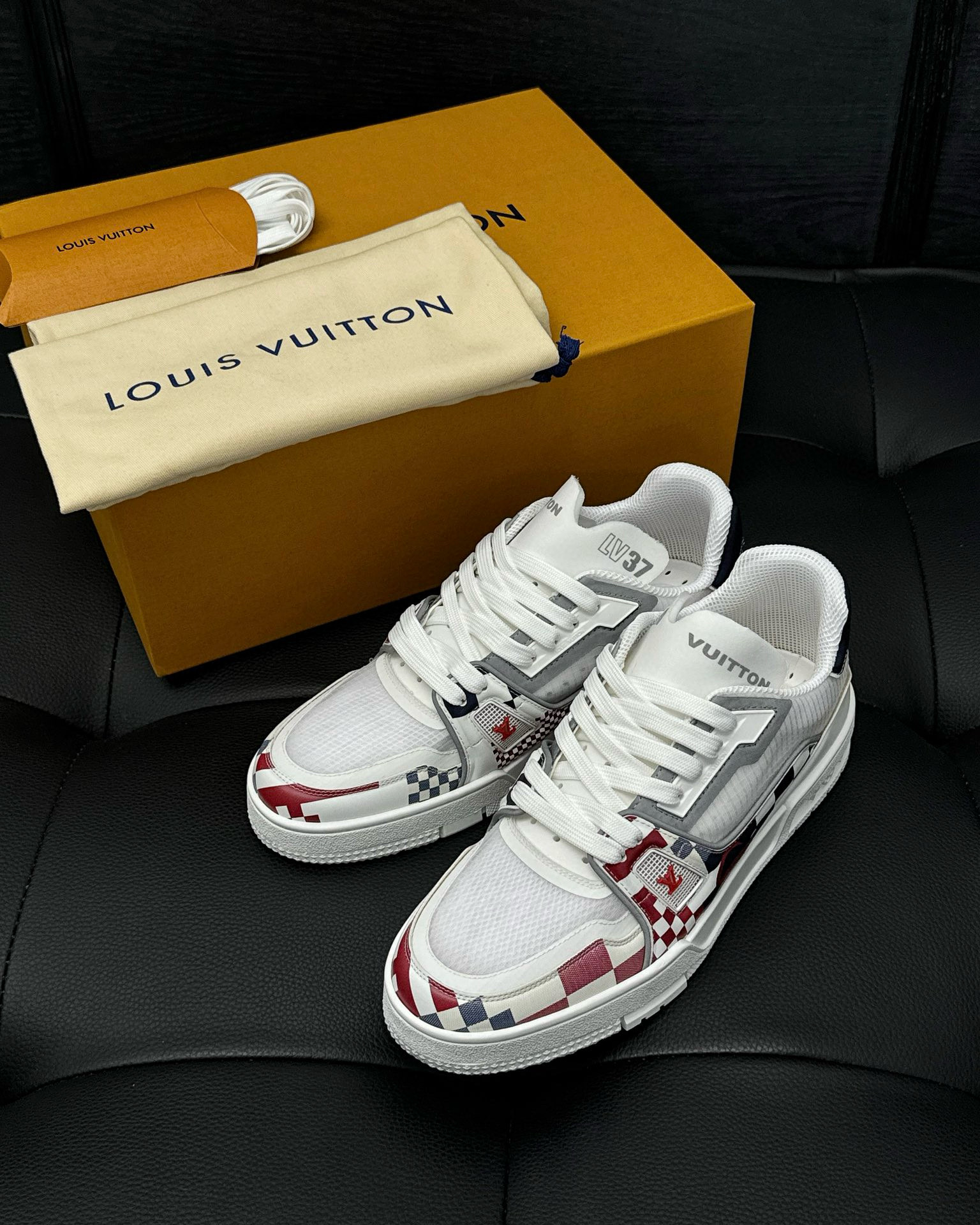 Louis Vuitton Sneaker – LSVT1435