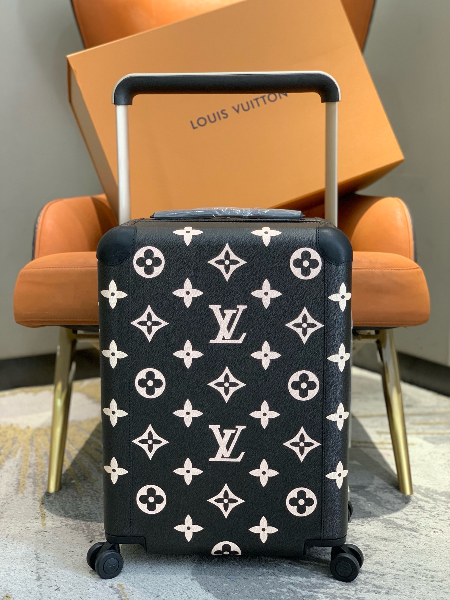 Louis Vuitton Suitcase – BGSC1020