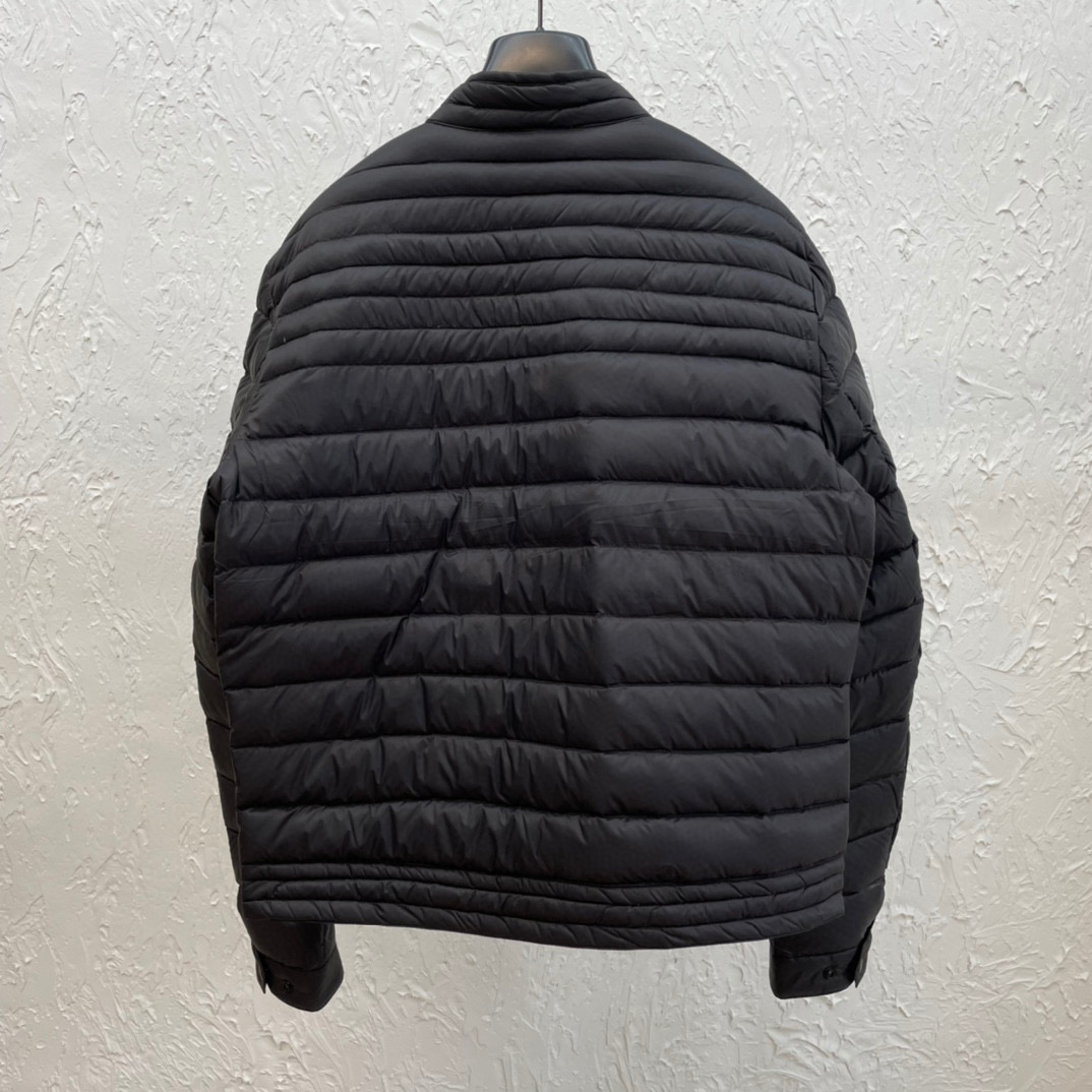 Moncler Jacket – CJKT1037